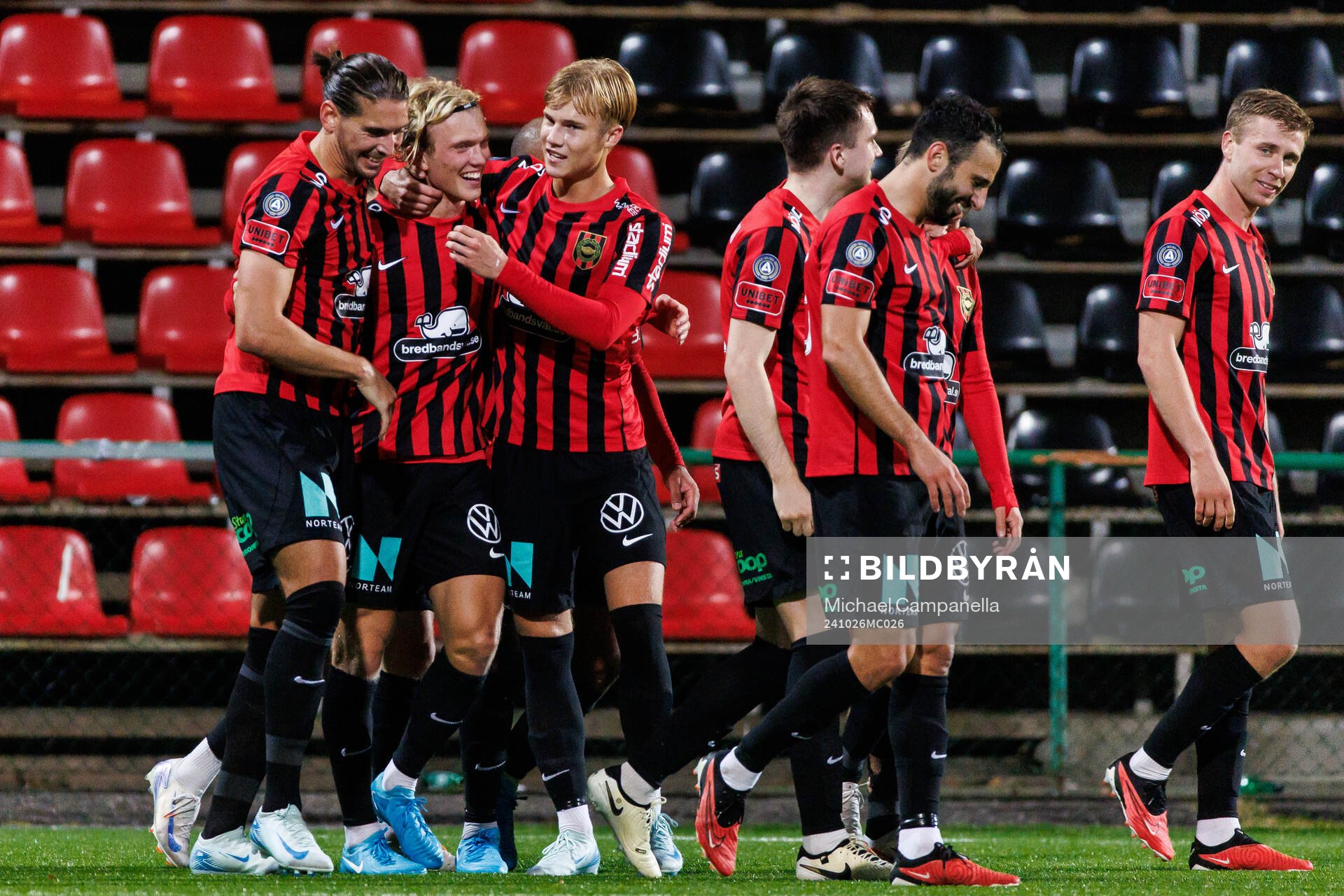 Brommapojkarnas Alexander Jensen jublar