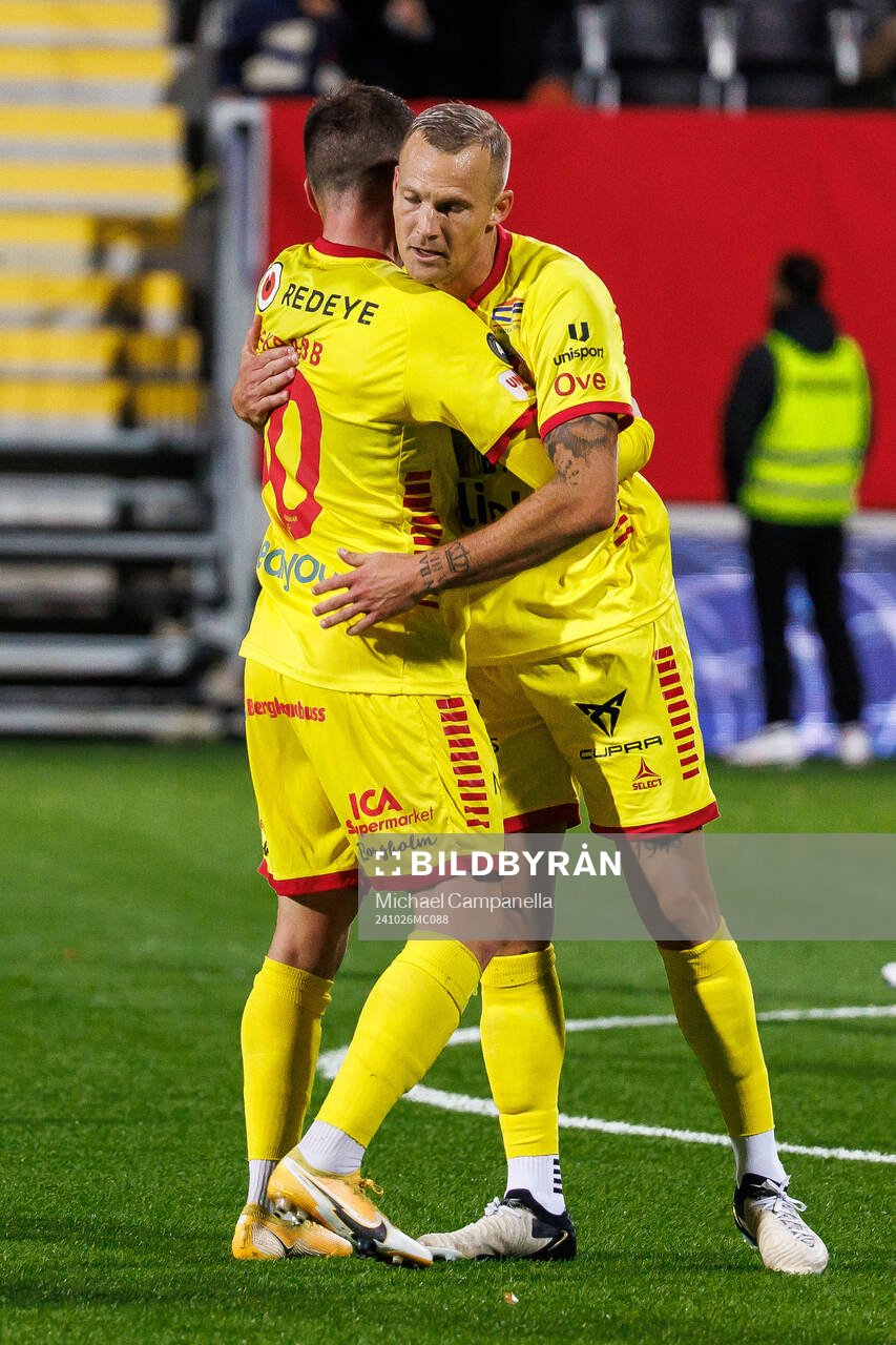 Kalmars Simon Skrabb och Rasmus Sjöstedt jublar