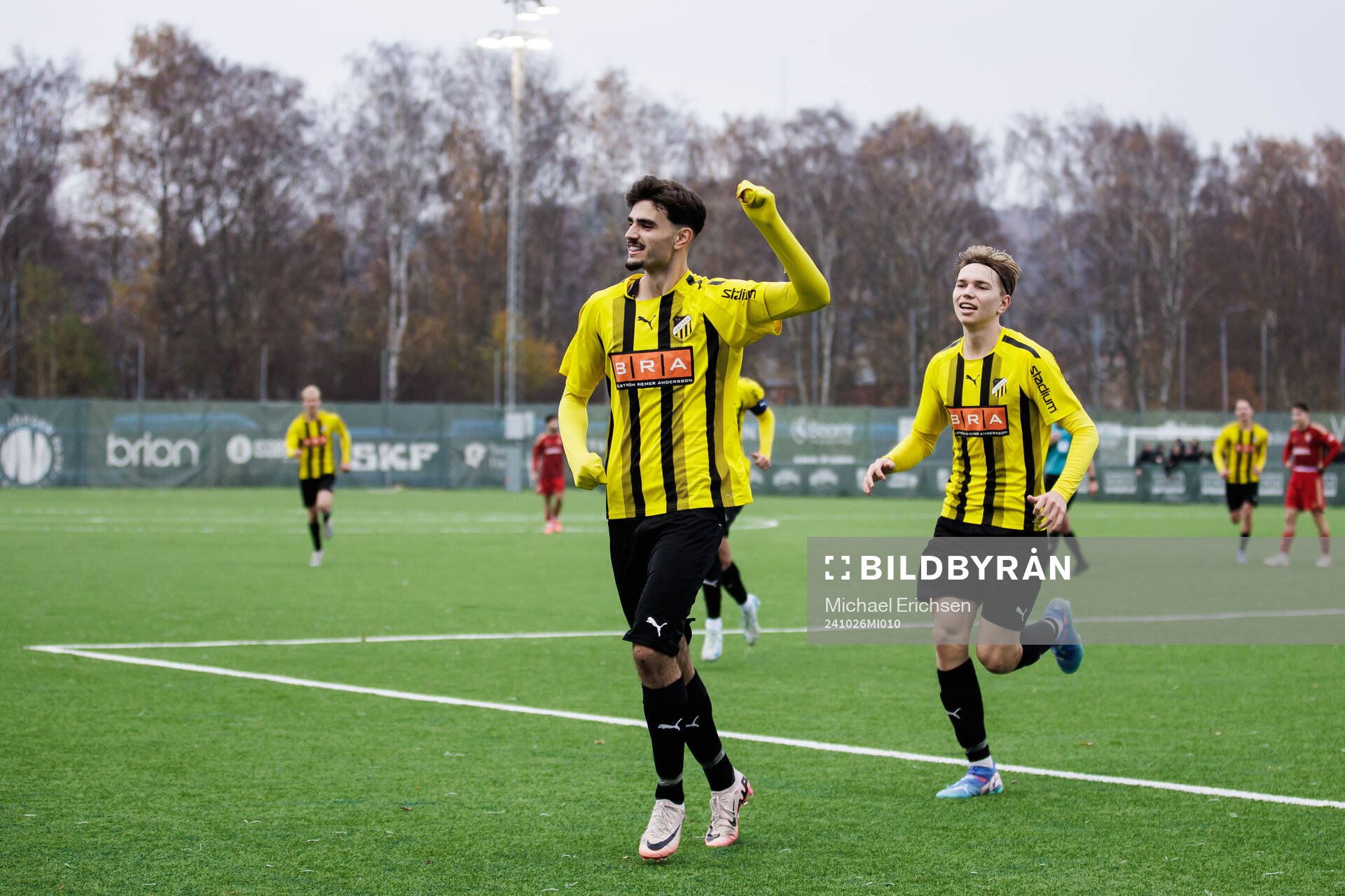 Och Häckens Nikola Mitrovic jublar