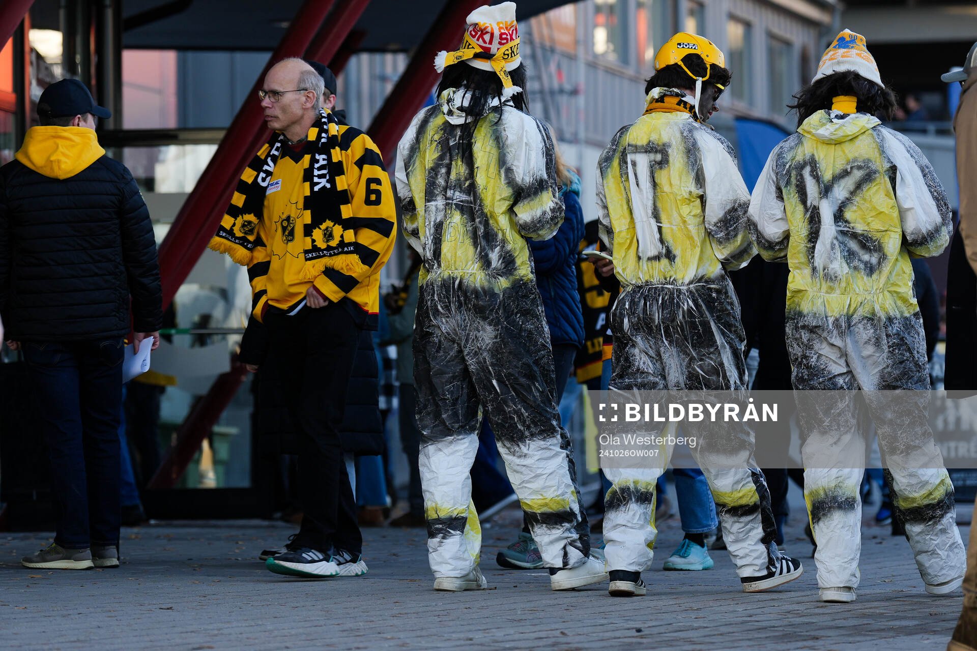 Fans före  ishockeymatchen i SHL mellan Skellefteå och