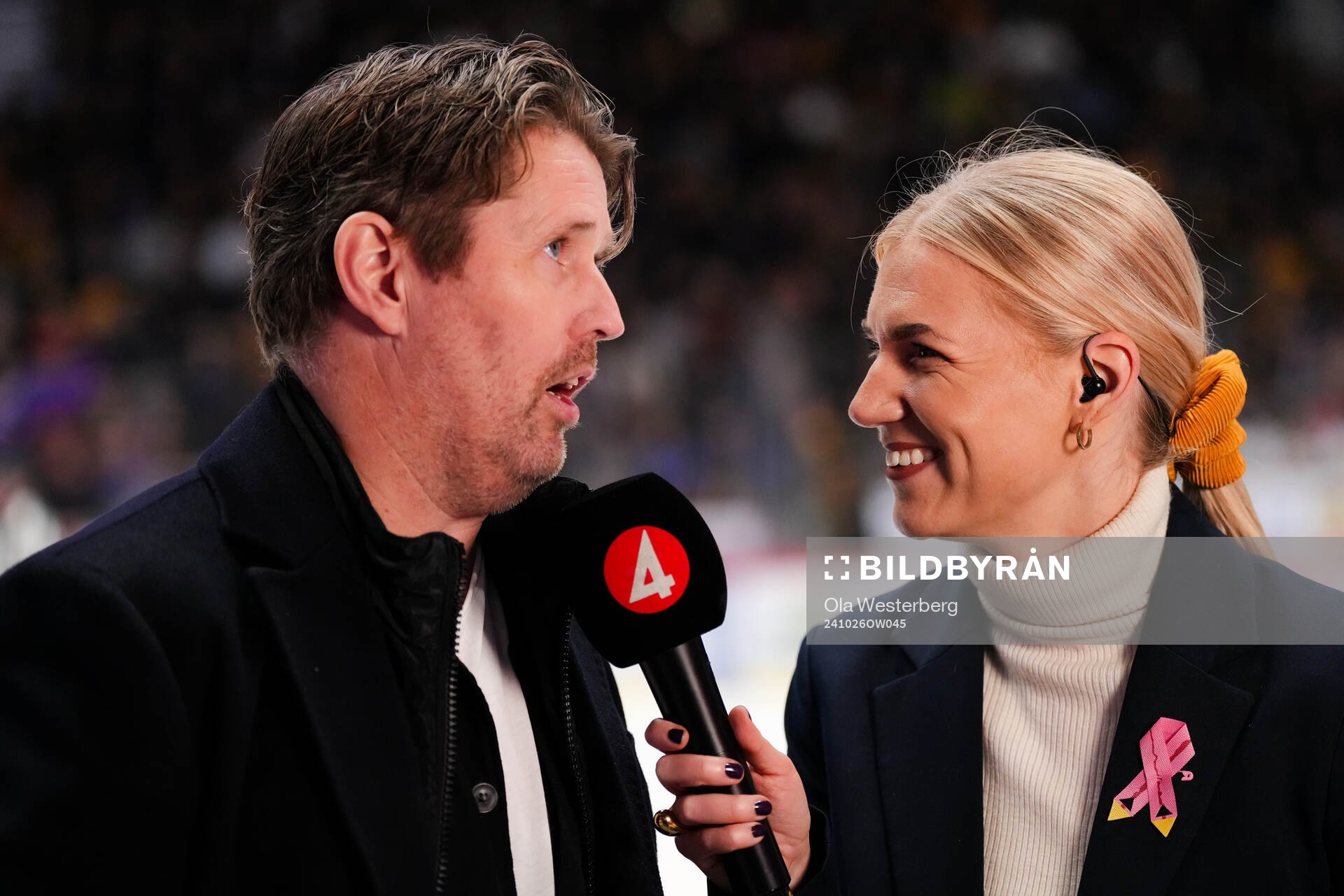 Tre Kronors assisterande Stefan Klockare och Tv4’s Kajsa