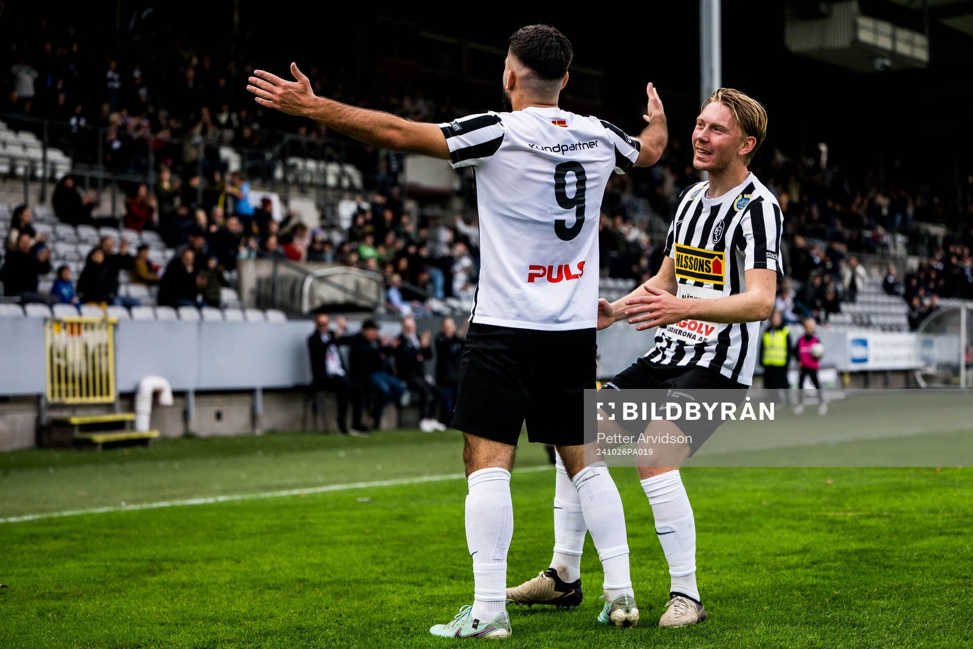 Landskronas Edi Sylisufaj och Adam Egnell jublar