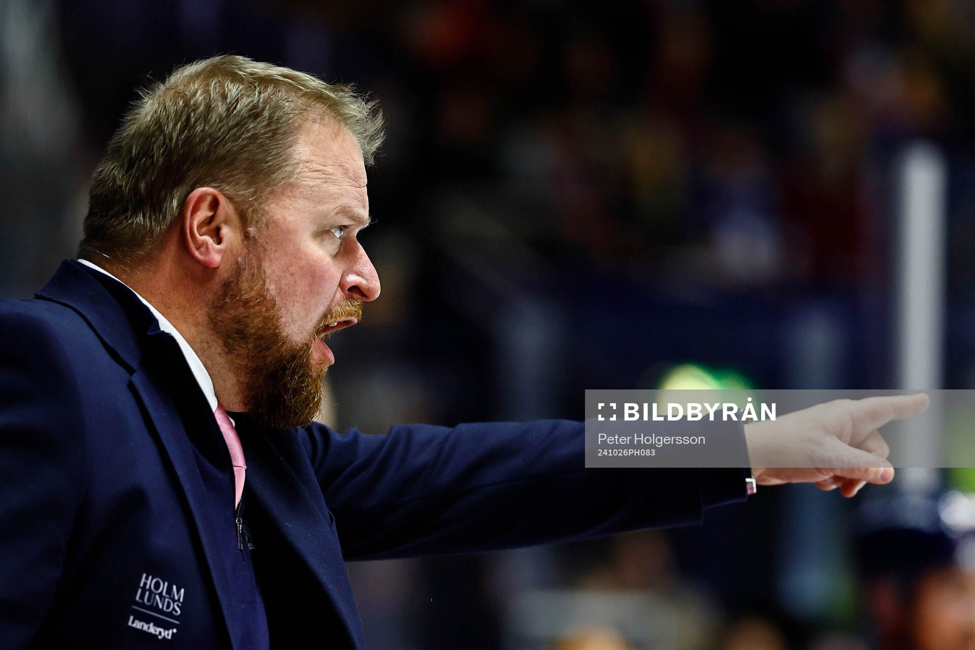 Linköpings tränare Klas Östman reagerar