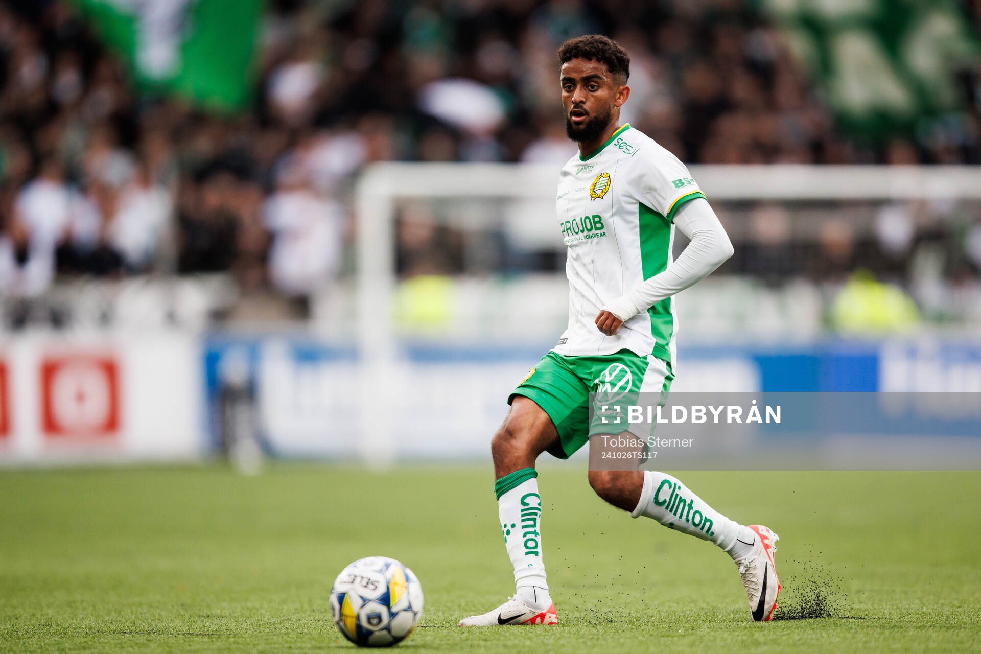 Hammarbys Tesfaldet Tekie under fotbollsmatchen i Allsvenskan mellan Sirius och Hammarby den 26 oktober 2024 i Uppsala. 