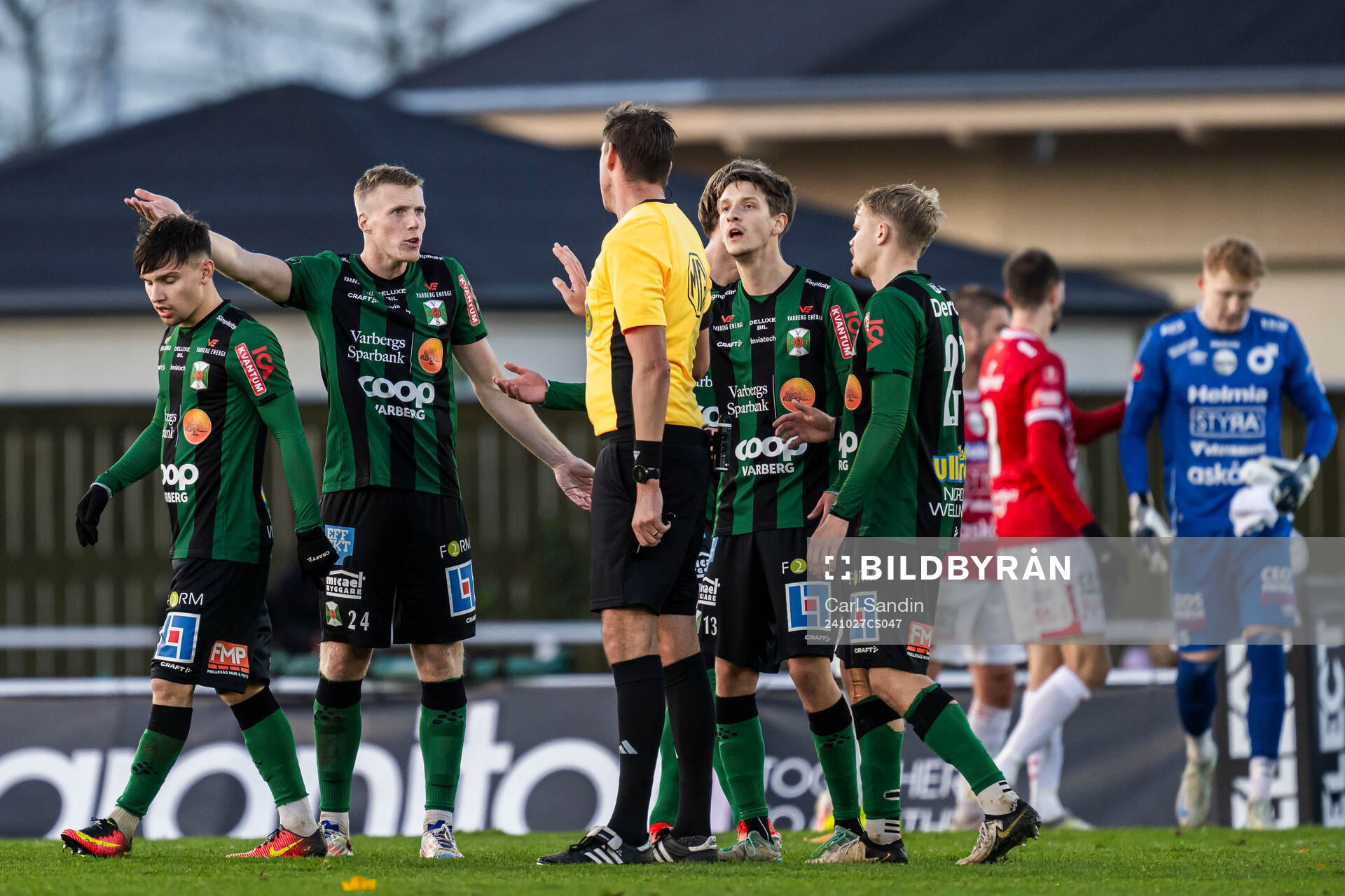 Varbergs Emil Hellman reagerar på ett domslut