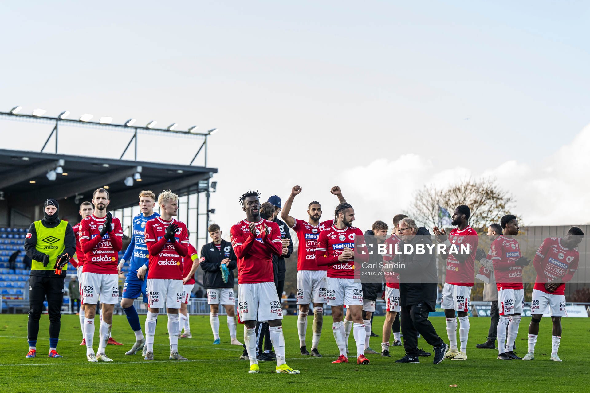 Degerfors spelare tackar publiken