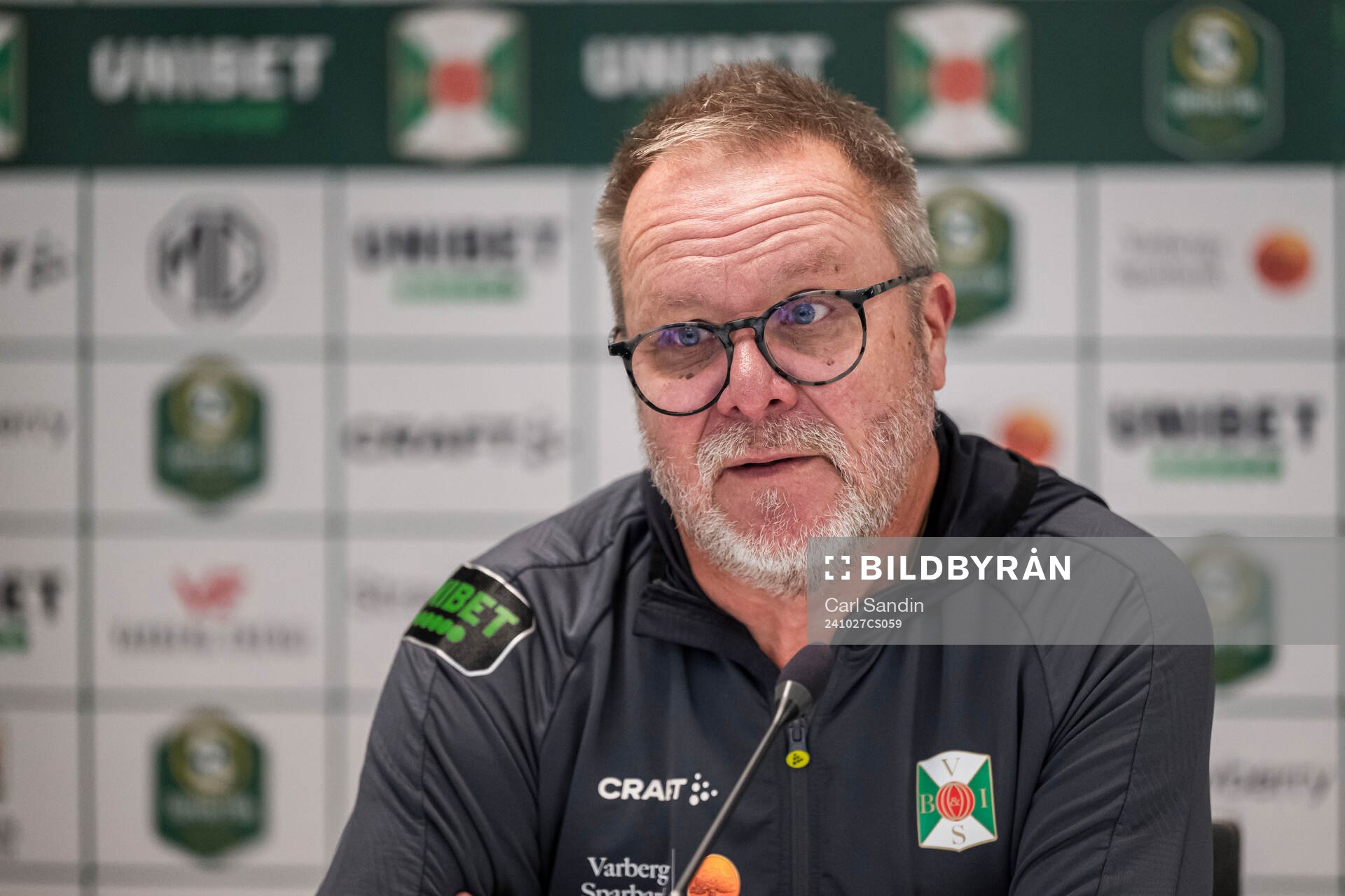 Varbergs tränare Roar Hansen vid en presskonferens