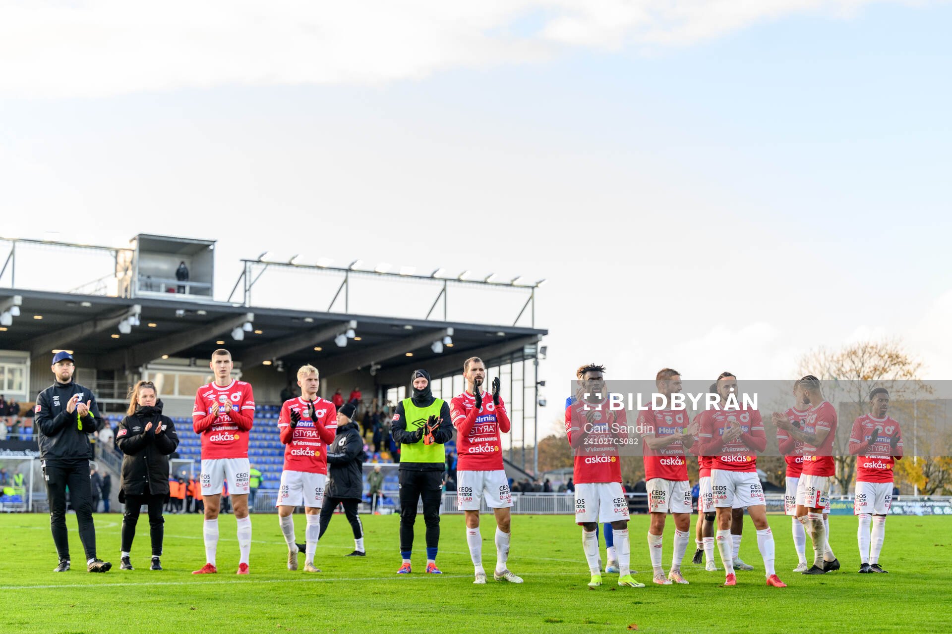 Degerfors spelare tackar publiken