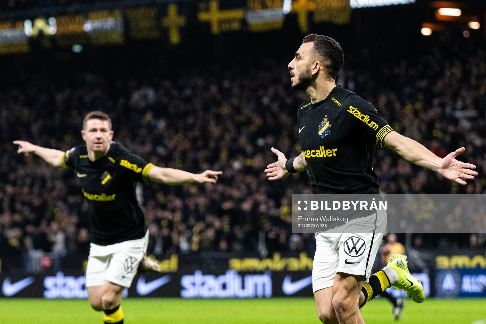 AIKs Ioannis Pittas jublar efter 1-0 under fotbollsmatchen i Allsvenskan mellan AIK och Elfsborg den 27 oktober 2024 i Stockholm. 