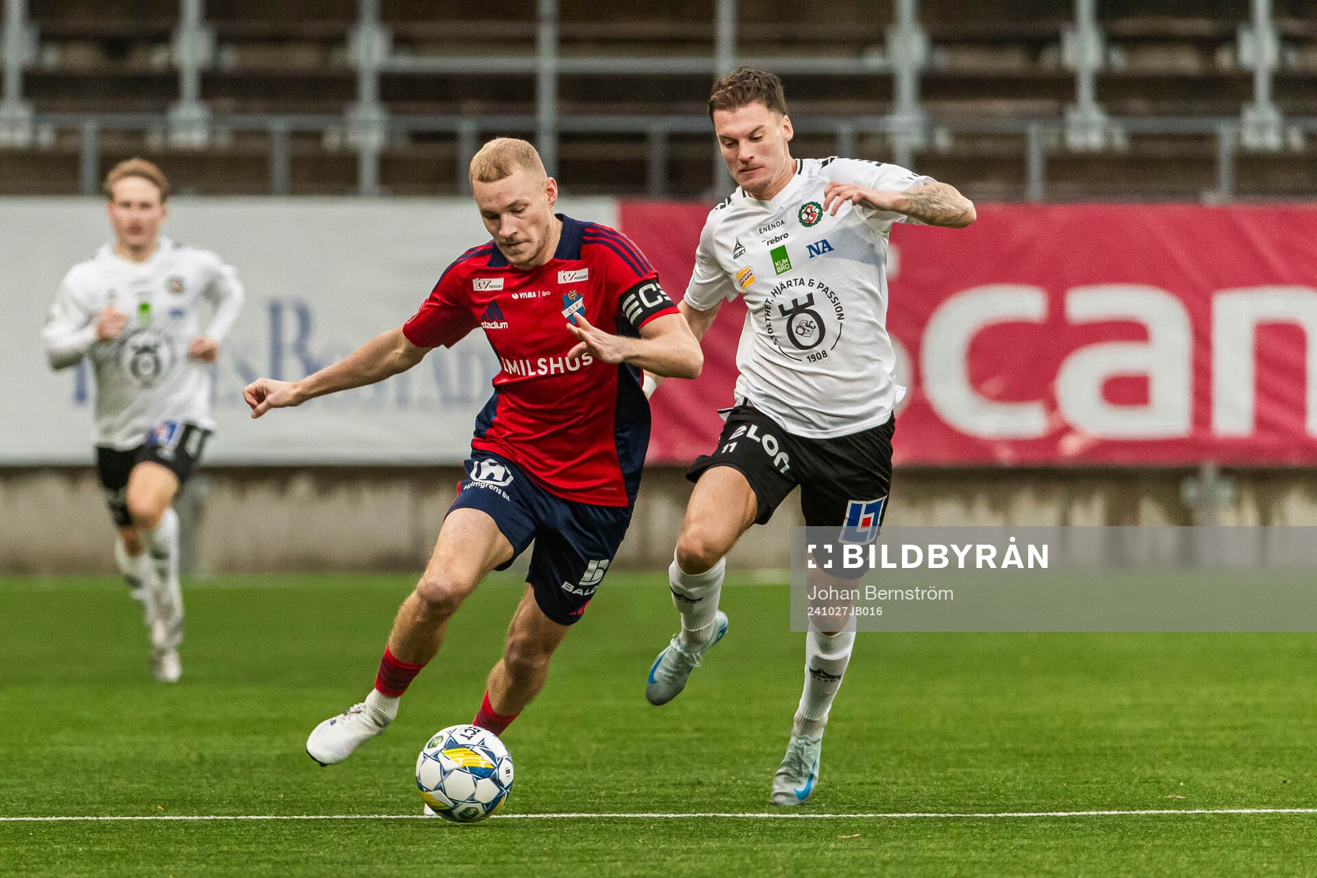 Östers Adam Bergmark Wiberg och Örebros Samuel Kroon