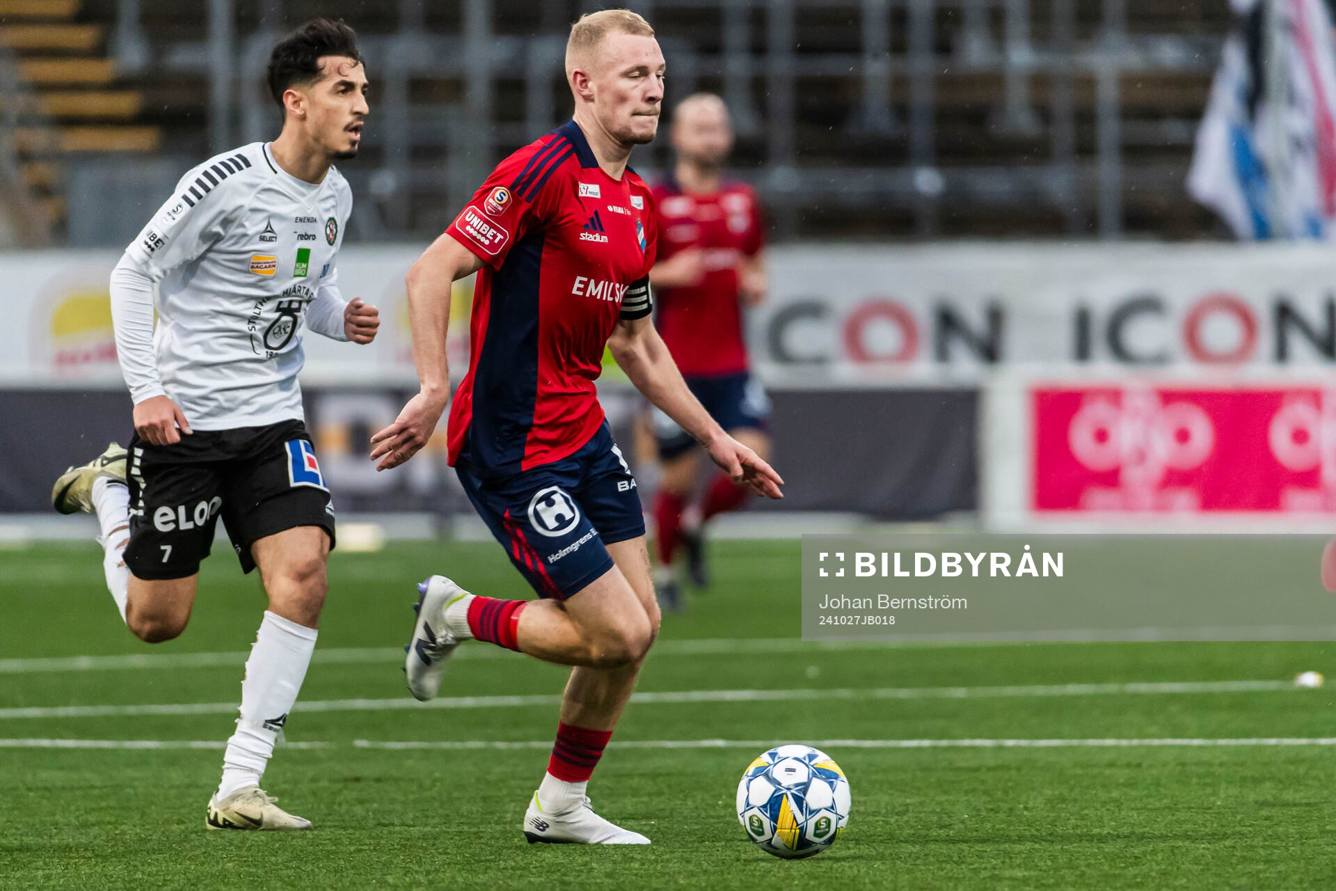 Örebros Elias Barsoum och Östers Adam Bergmark Wiberg