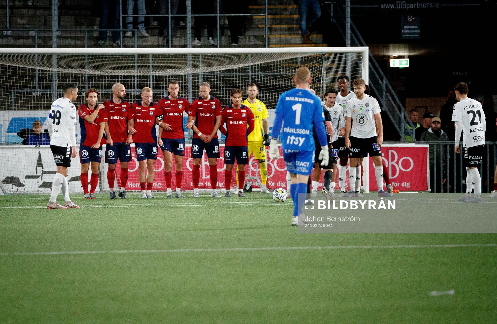 Örebros Ahmed Yasin, målvakt Malte Påhlsson och Linus