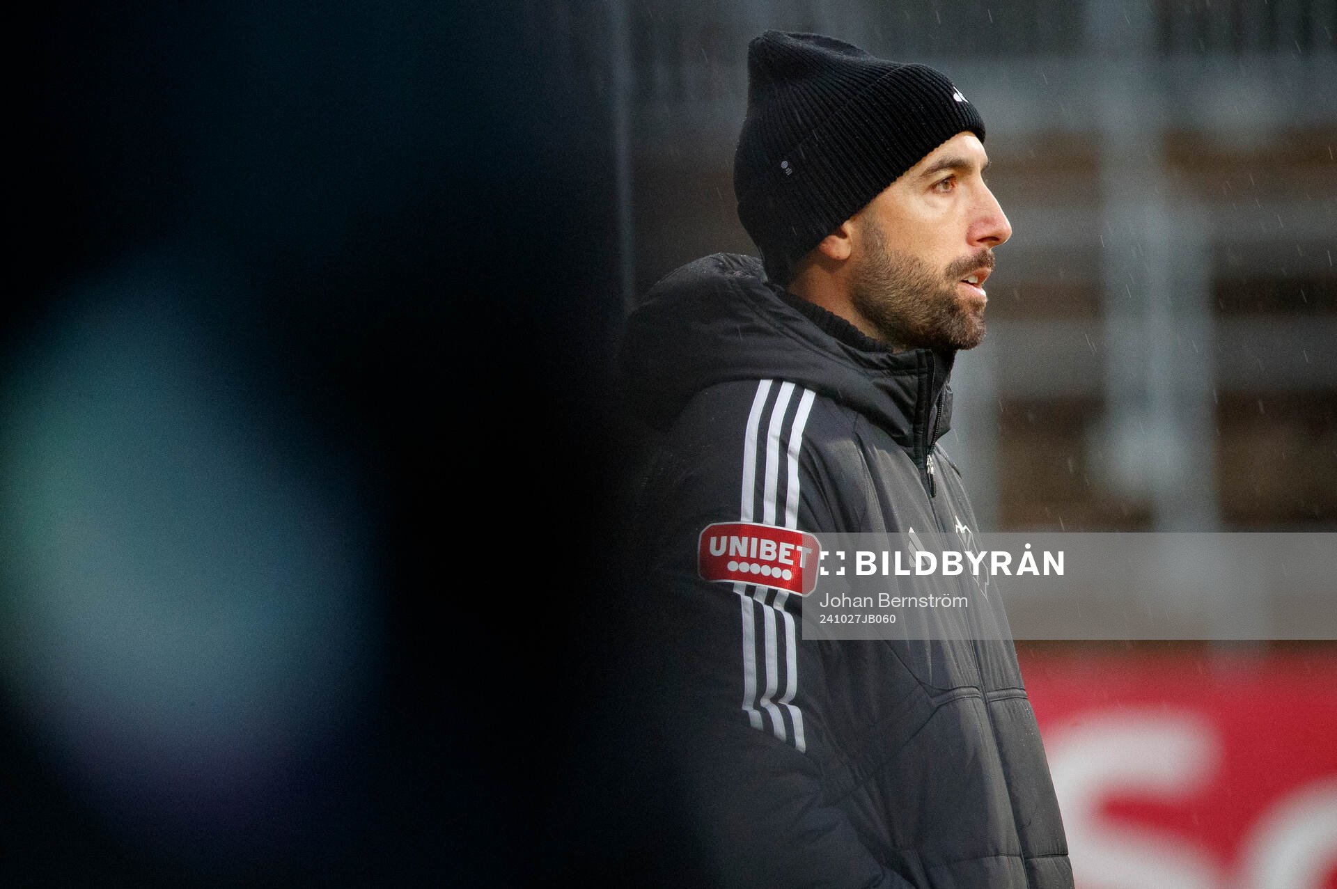Östers tränare Martin Foyston under fotbollsmatchen i Superettan mellan Örebro och Öster den 27 oktober 2024 i Örebro. 