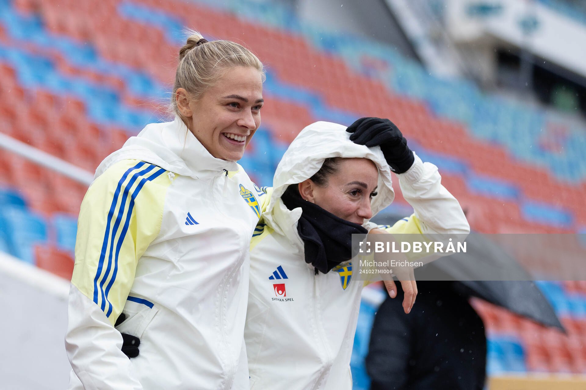 Fridolina Rolfö and Kosovare Asllani of the Swedish