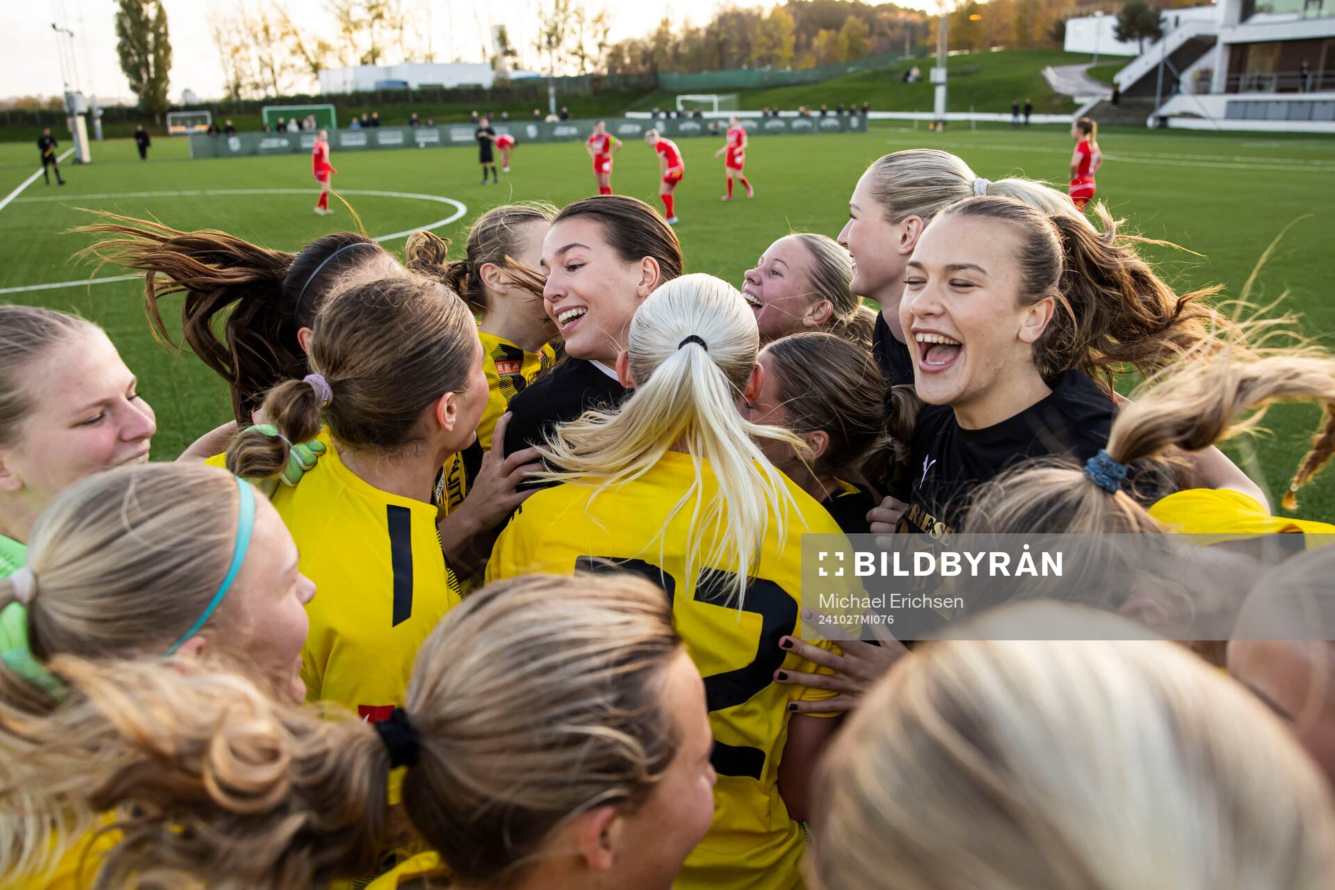 Häckens spelare jublar
