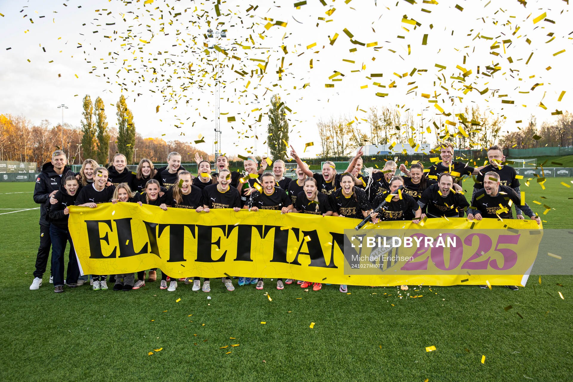 Häckens spelare jublar