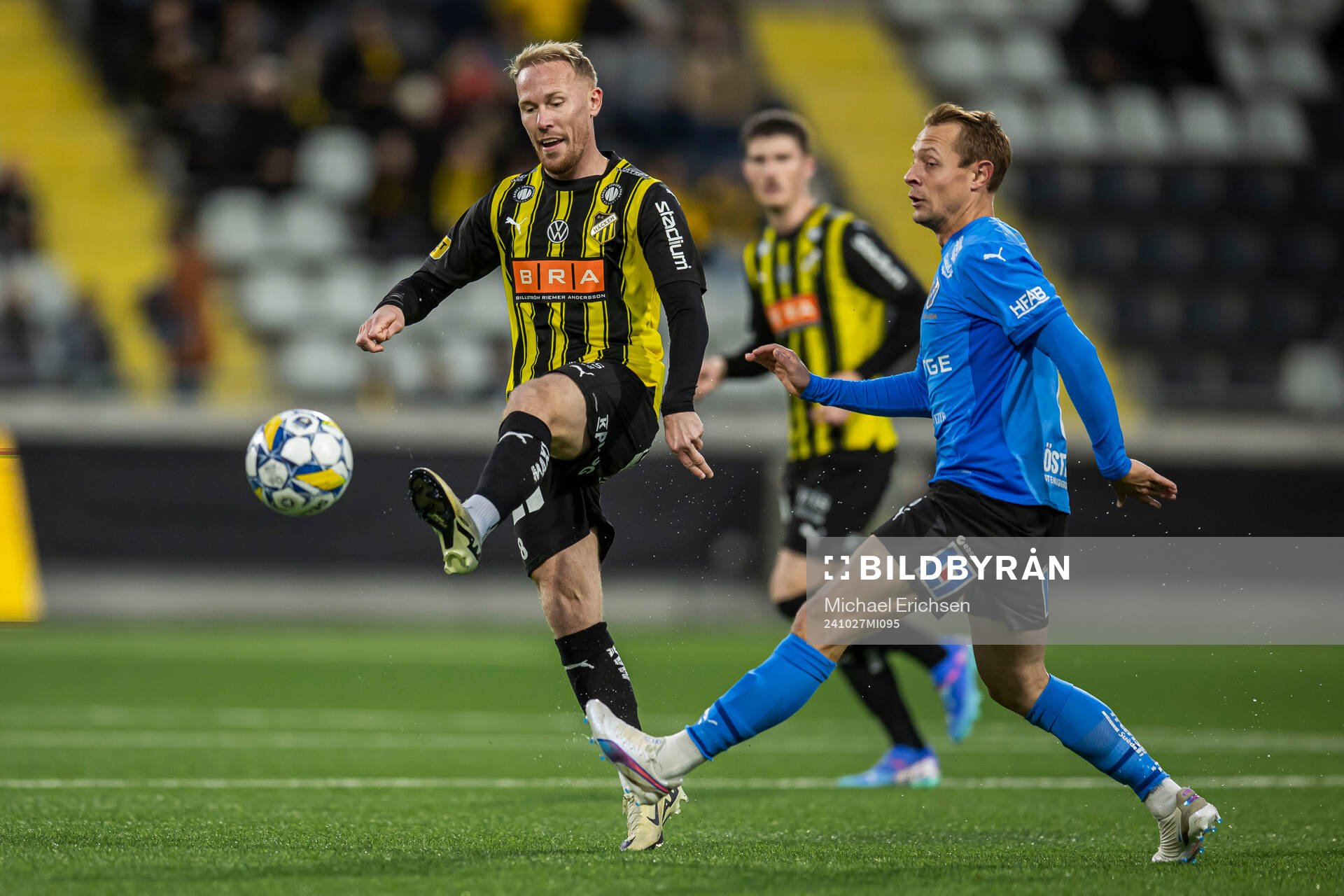 Häckens Mikkel Rygaard Jensen och Halmstads Joel Allansson