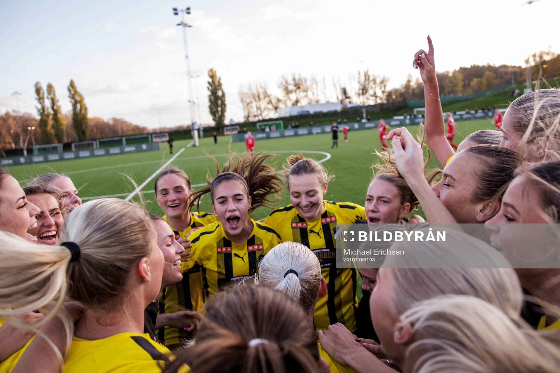 Häckens spelare jublar