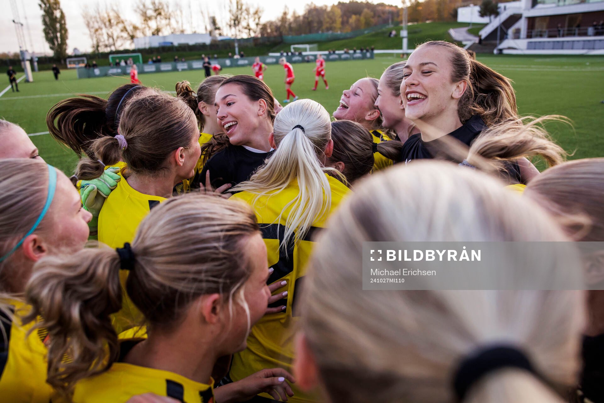 Häckens spelare jublar