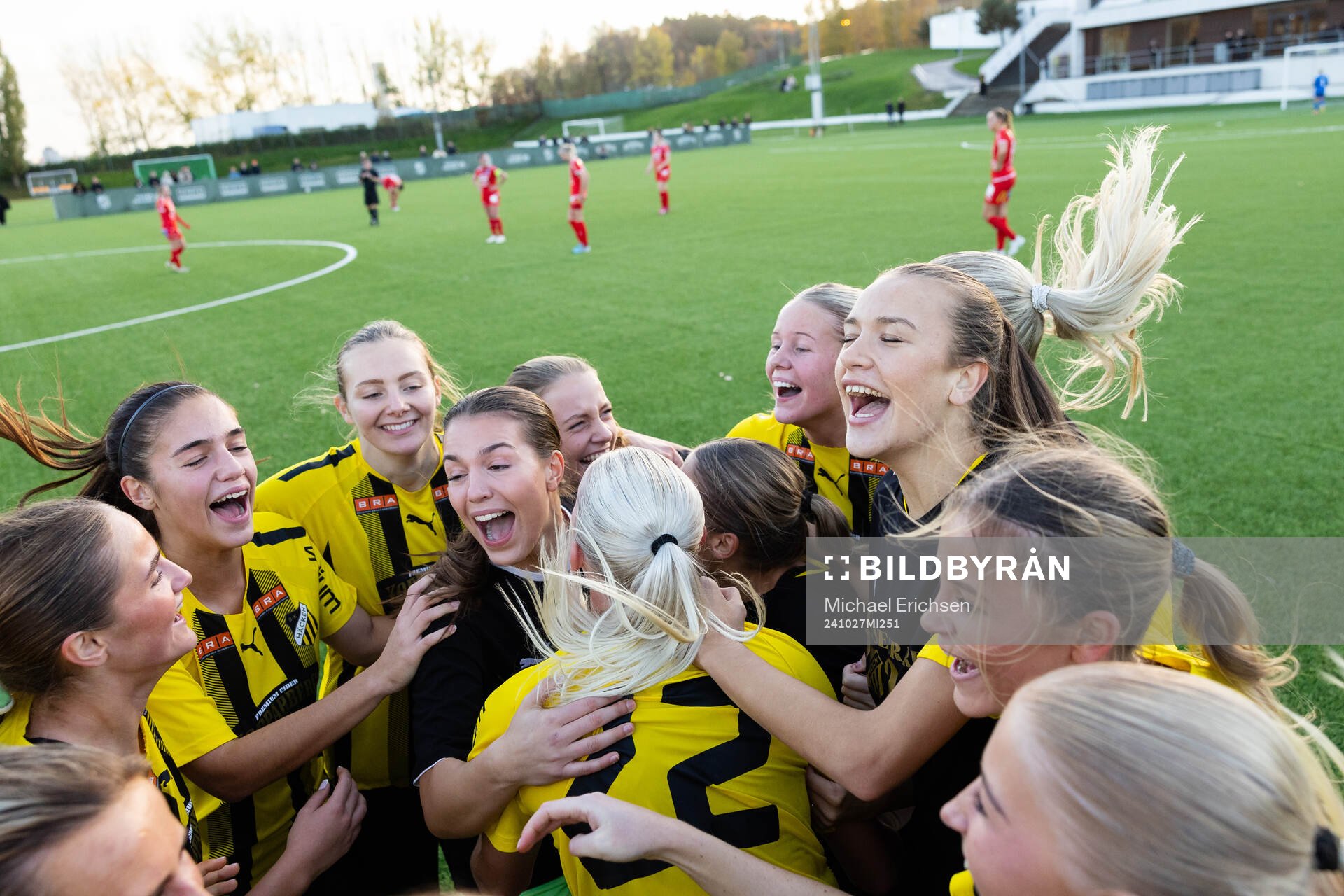 Häckens spelare jublar