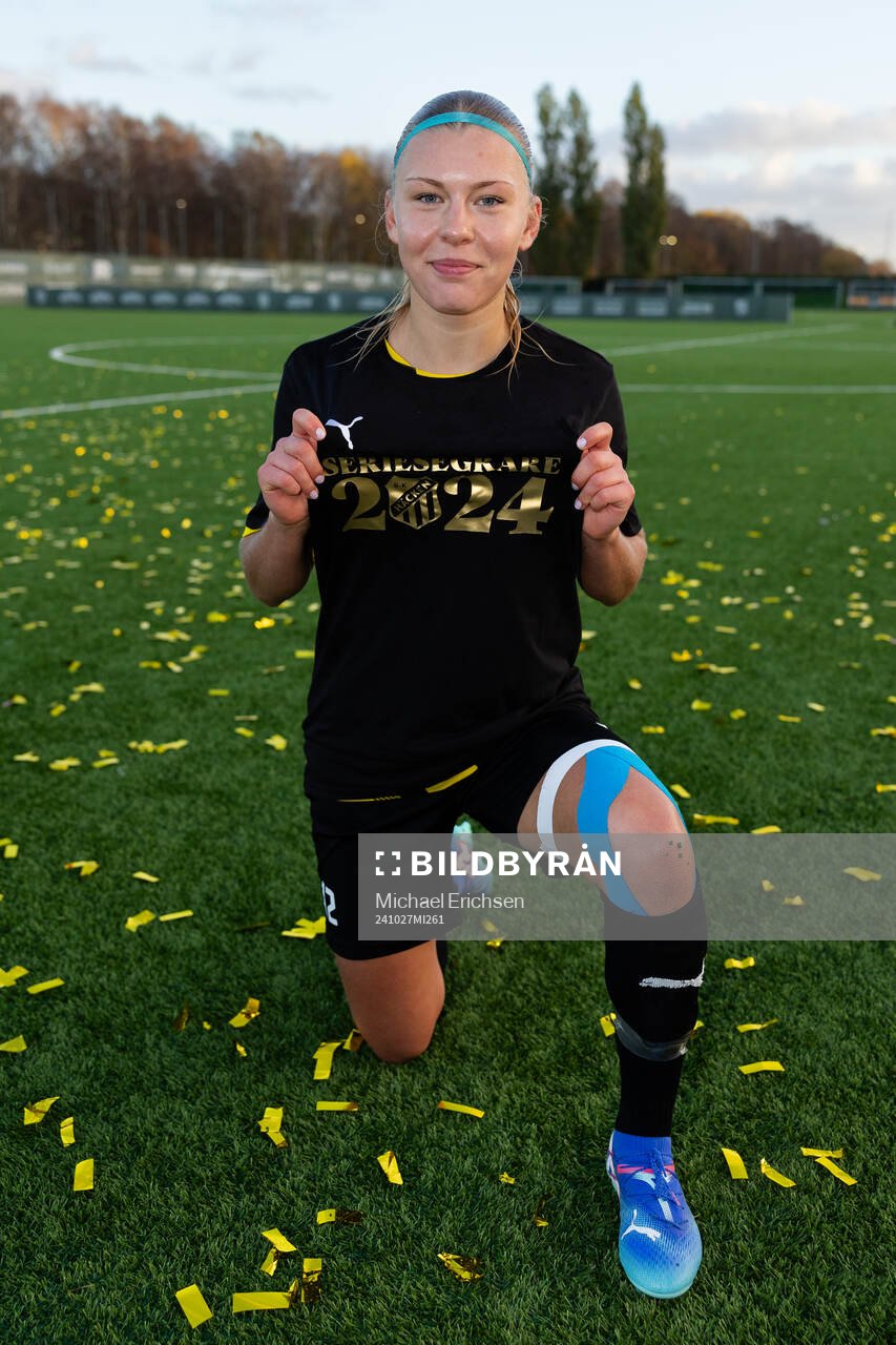 Häckens Matilda Larsson jublar