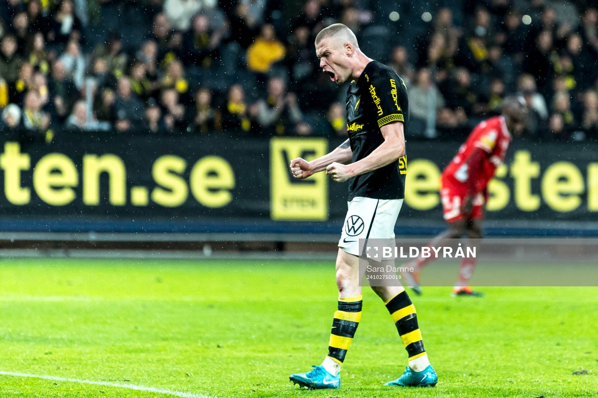 AIKs Thomas Poppler Isherwood jublar under fotbollsmatchen i Allsvenskan mellan AIK och Elfsborg den 27 oktober 2024 i Stockholm. 