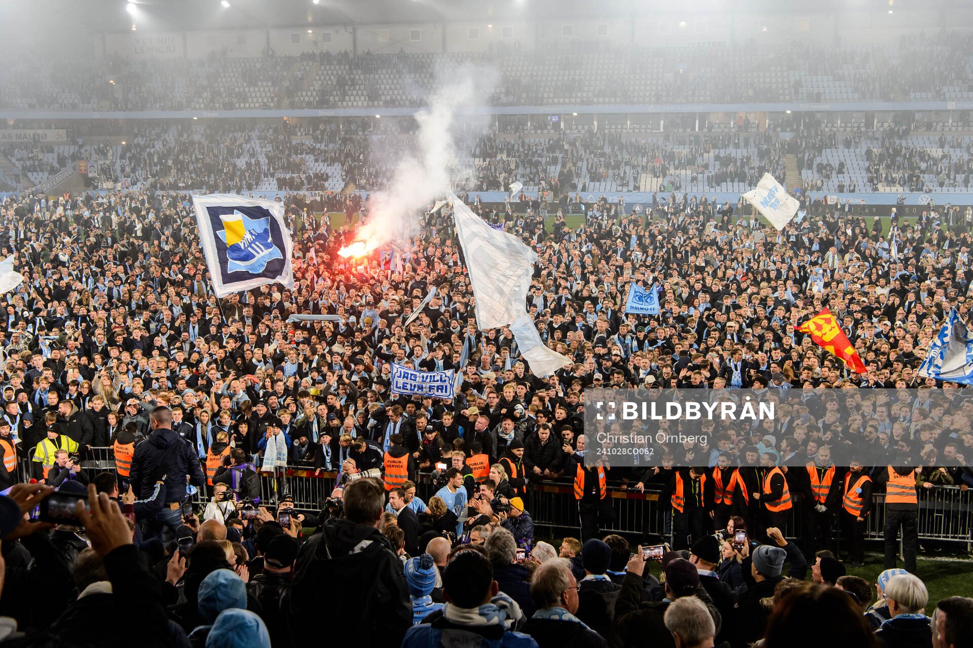 Malmö FFs supportrar jublar