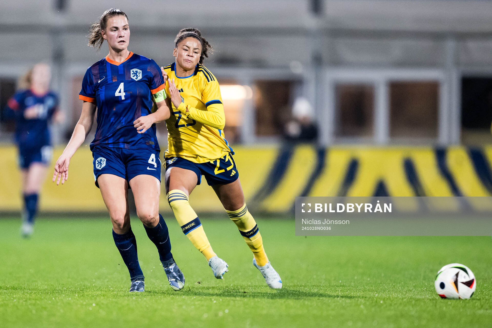 Marit Auée of Netherlands and Felicia Schröder of Sweden