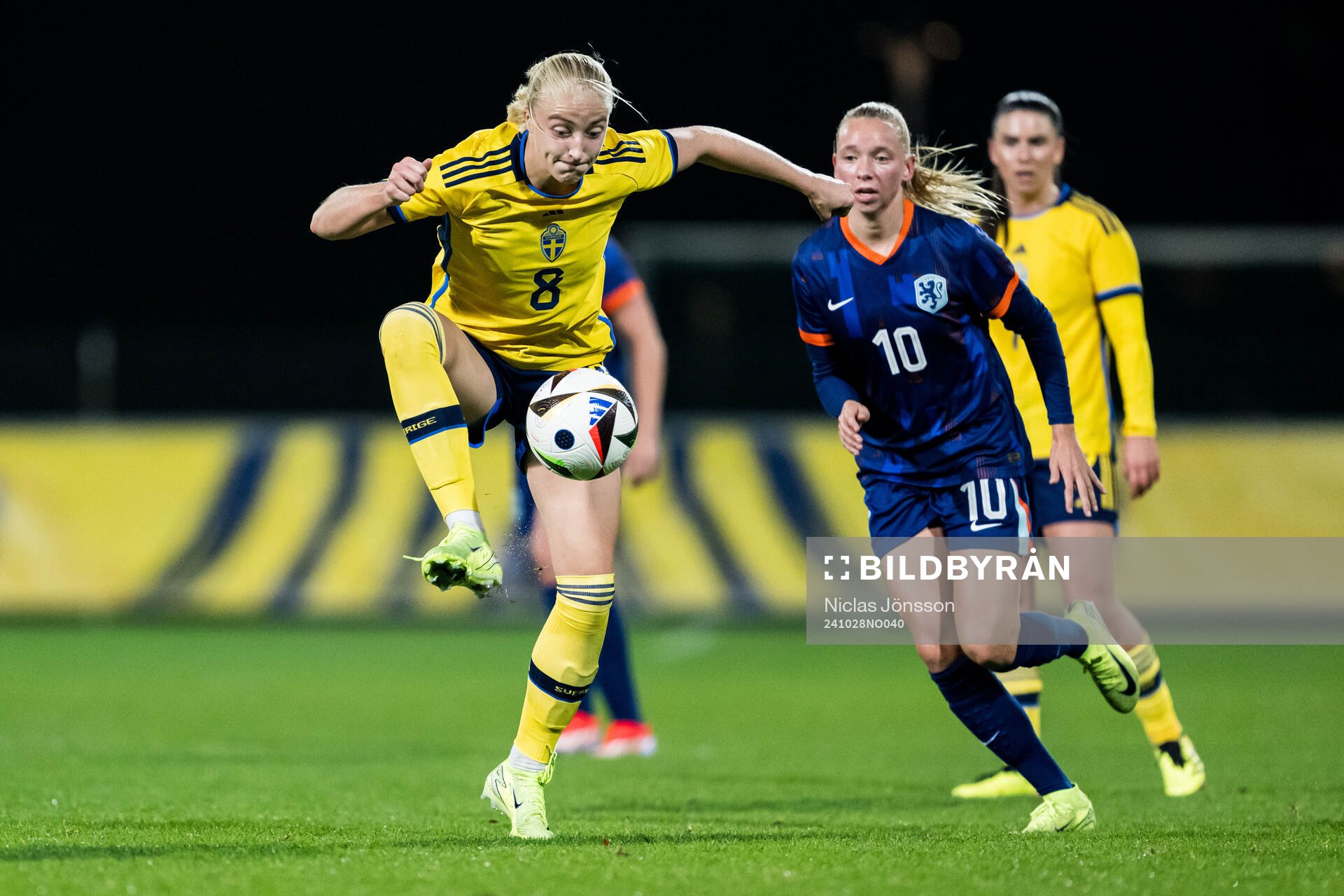 Wilma Leidhammar and Evelina Duljan of Sweden