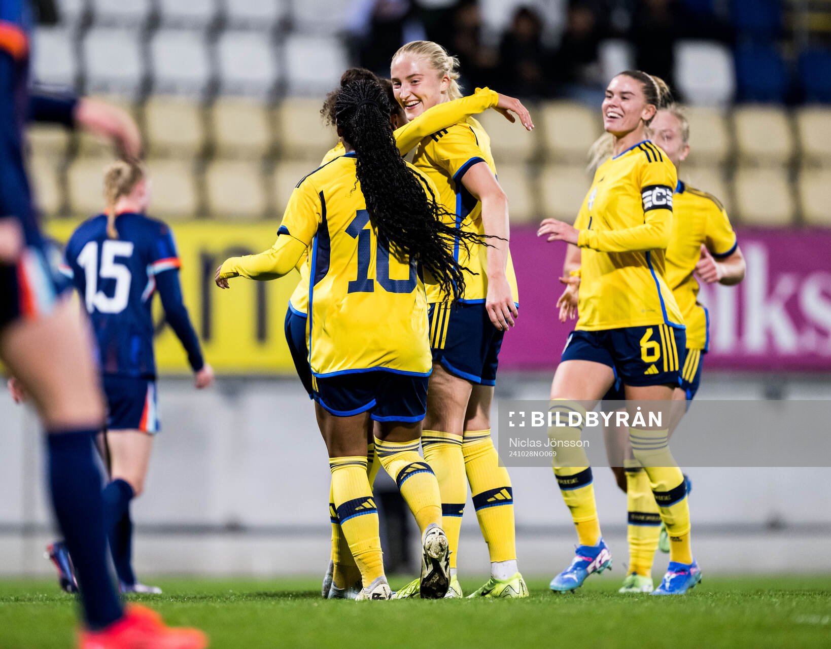 Wilma Leidhammar and My Cato of Sweden celebrates