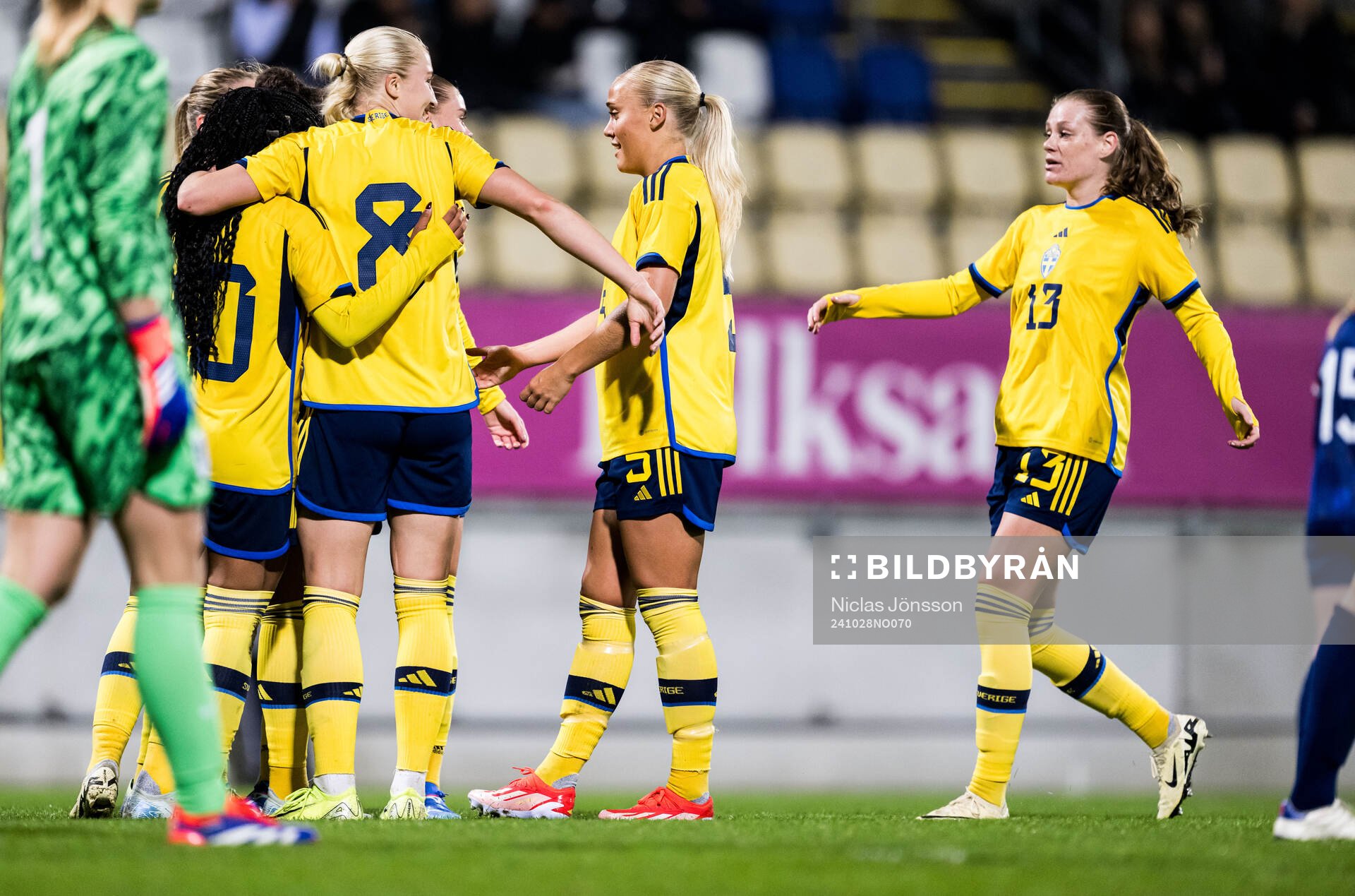 Wilma Leidhammar, Alva Selerud and Sofia Reidy of Sweden