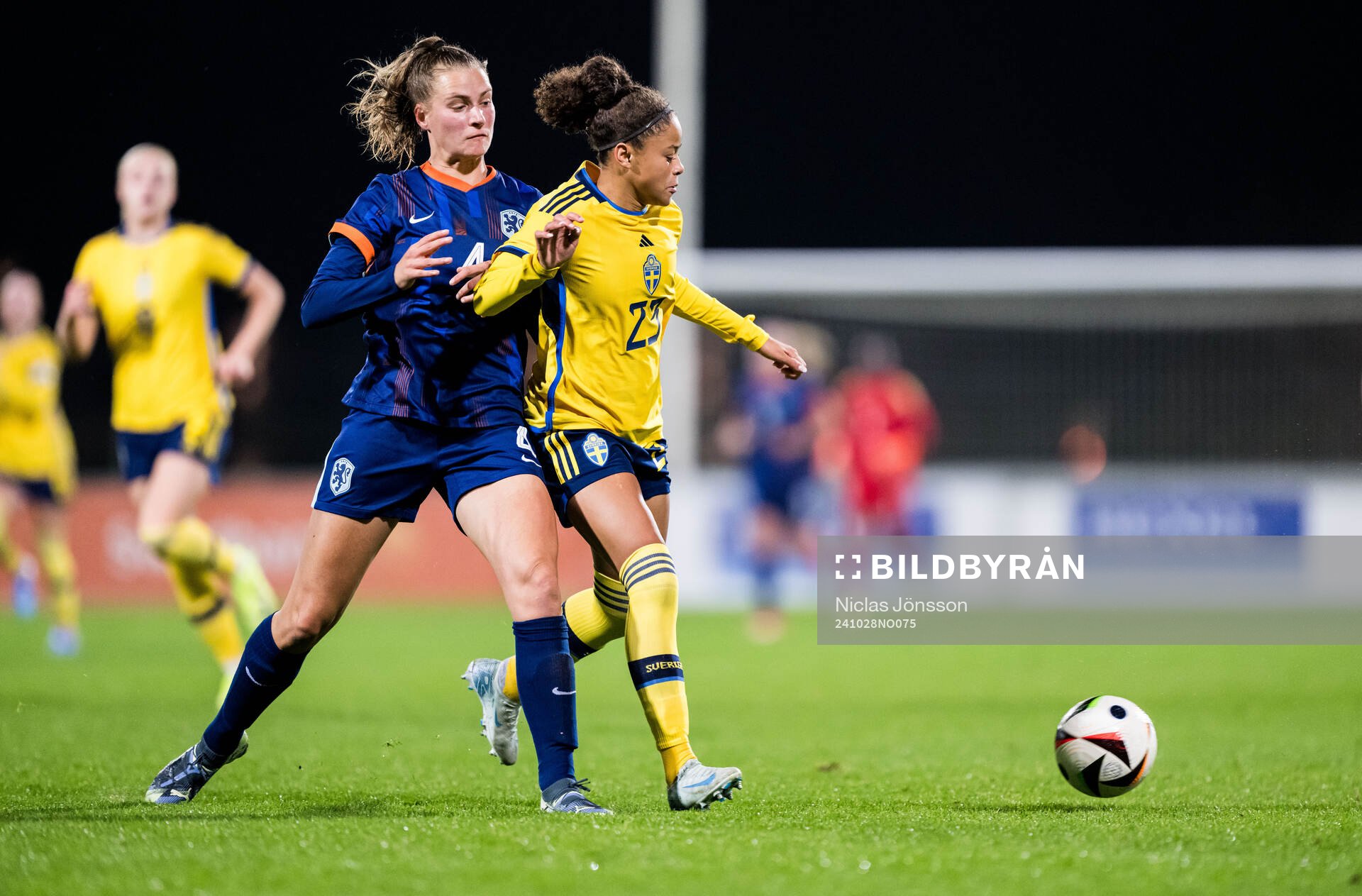 Marit Auée of Netherlands and Felicia Schröder of Sweden