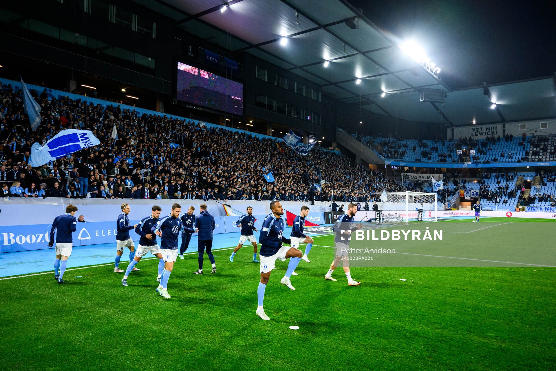 Malmö FFs spelare värmer upp