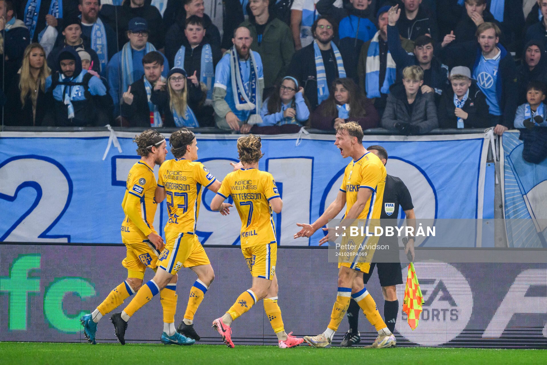IFK Göteborgs Laurs Skjellerup jublar