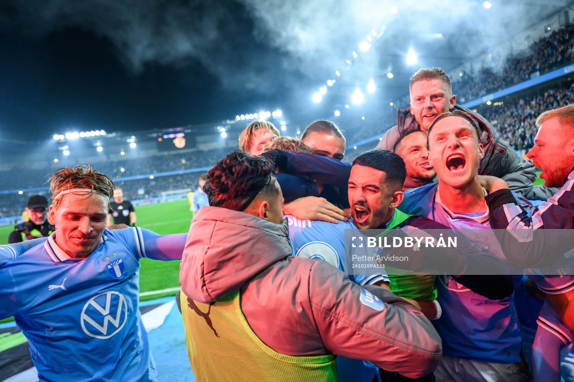 Malmö FFs Zakaria Loukili och Erik Botheim jublar