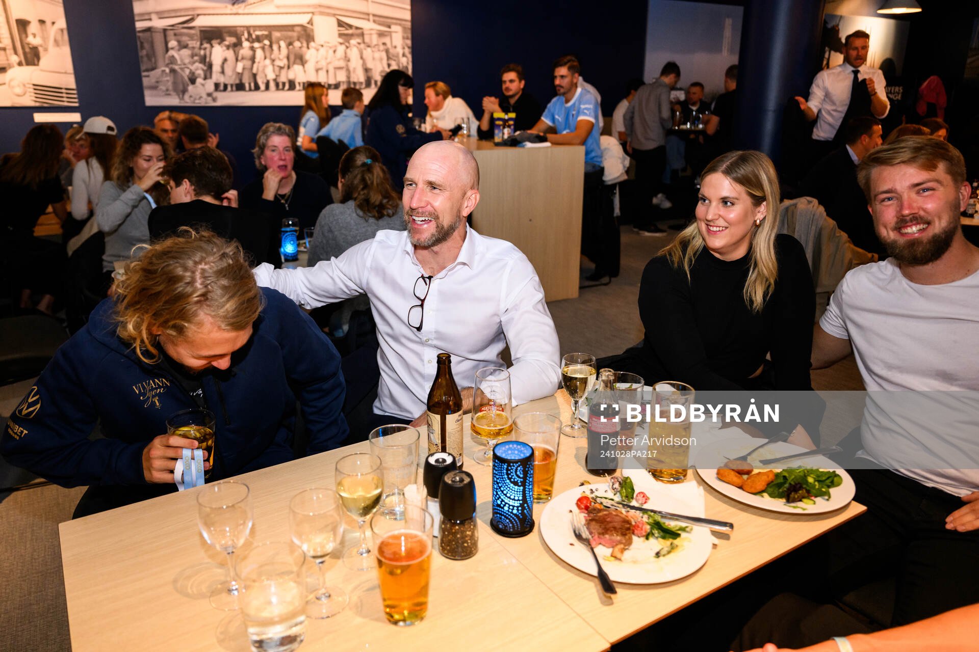 Malmö FFs tränare Henrik Rydström och Sebastian Nanasi