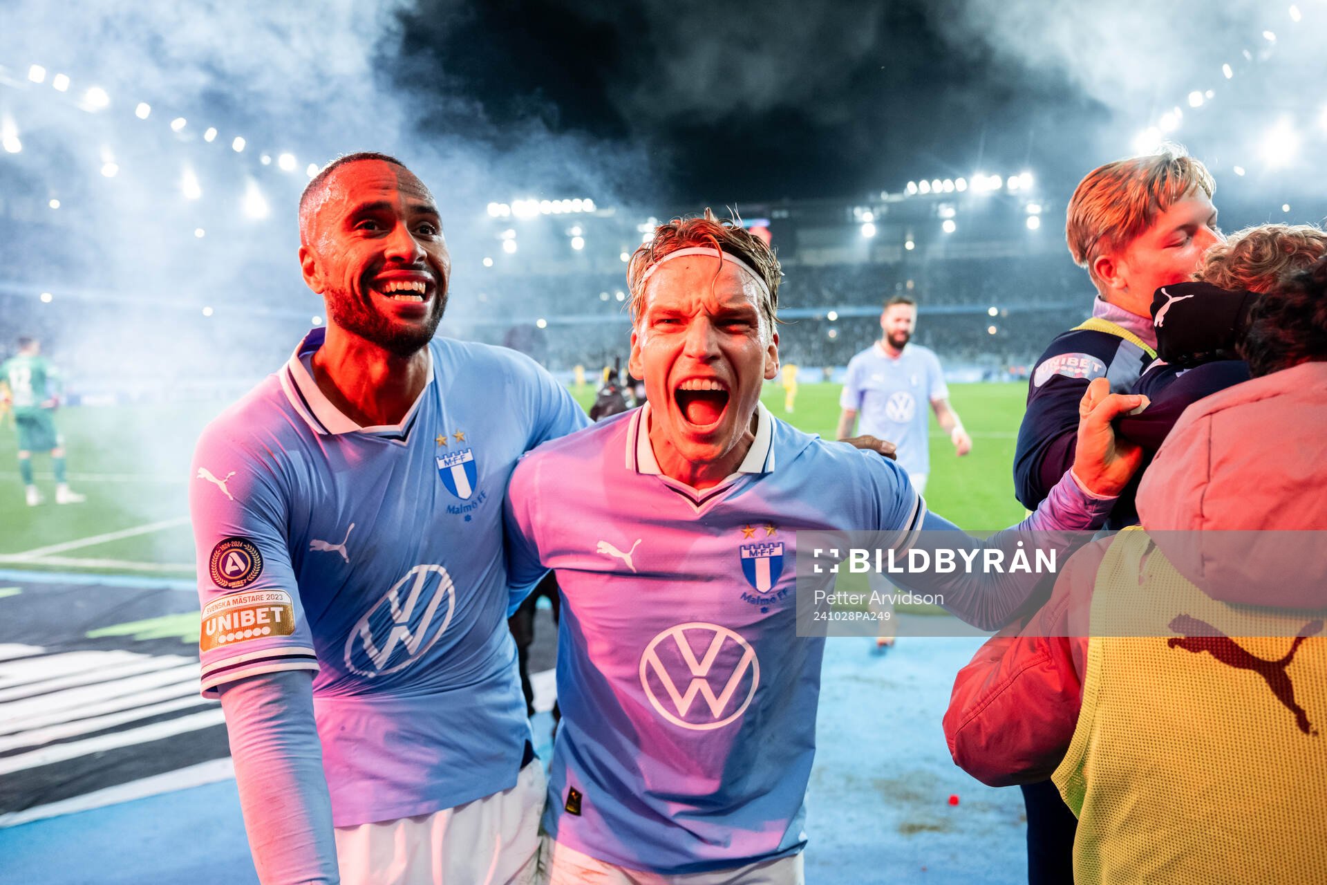 Malmö FFs Isaac Kiese Thelin och Jens Stryger Larsen jublar