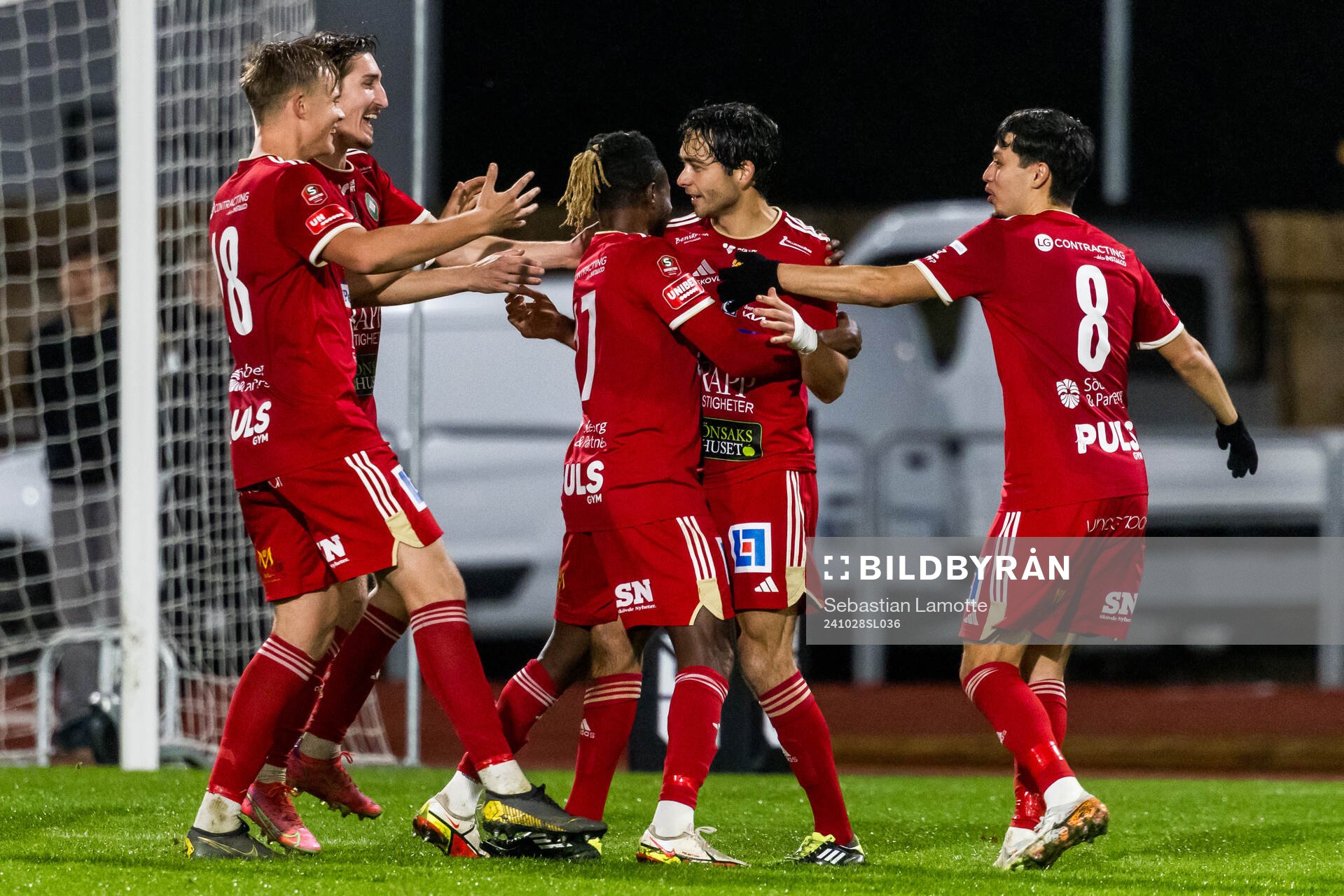 Skövde AIKs Armend Suljev jublar