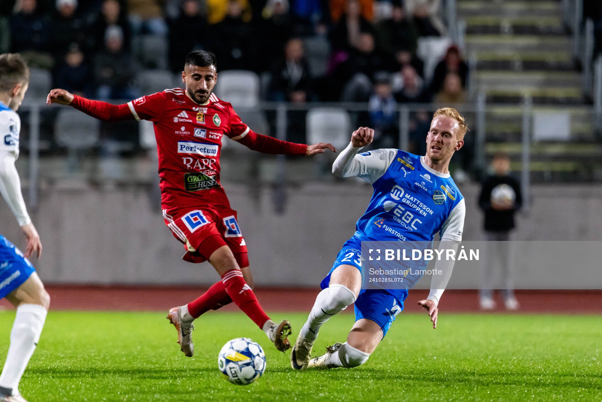 Skövde AIKs Elmar Abraham och Oddevolds Viktor Kruger
