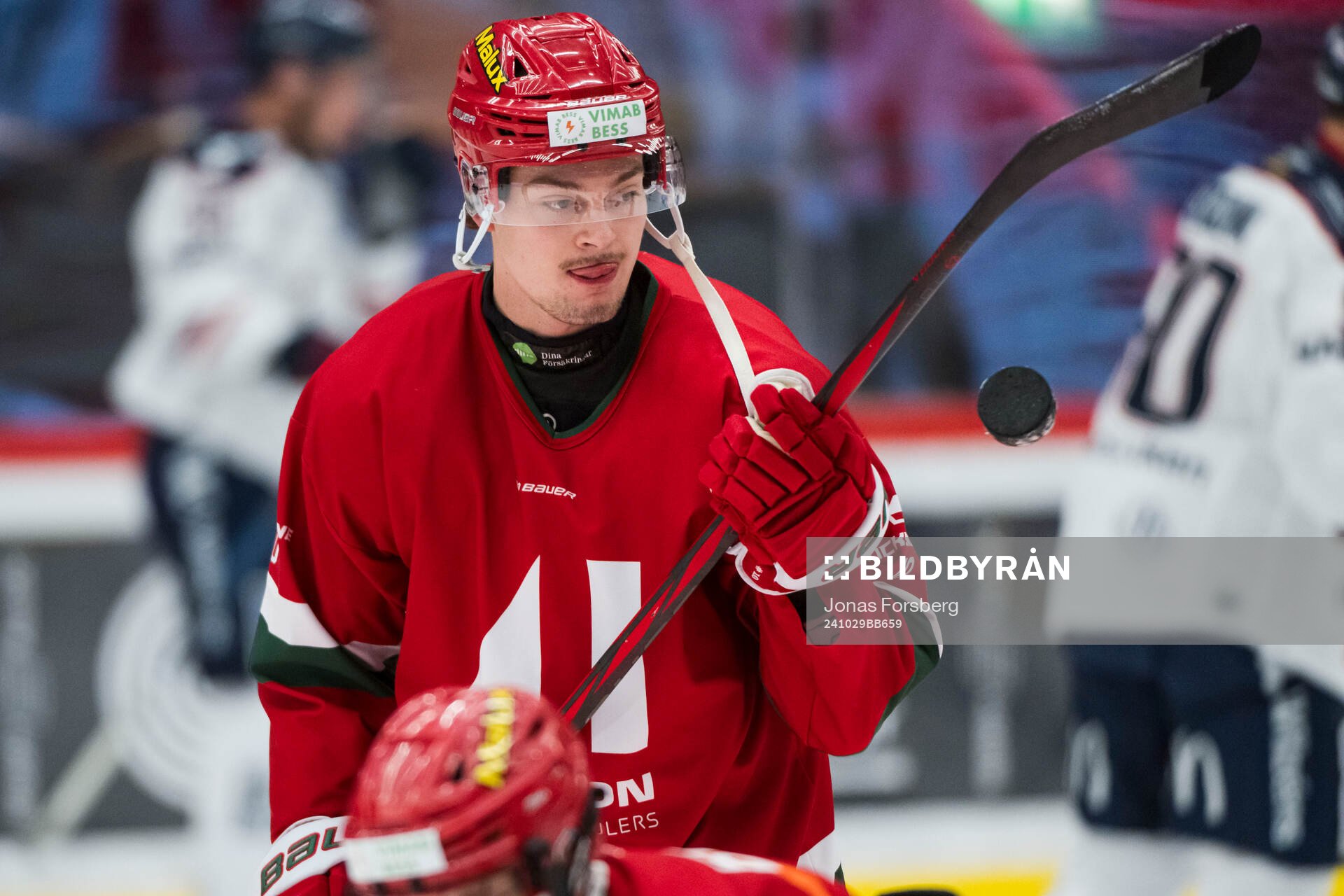 Modos Sampo Ranta innan ishockeymatchen i SHL mellan Modo