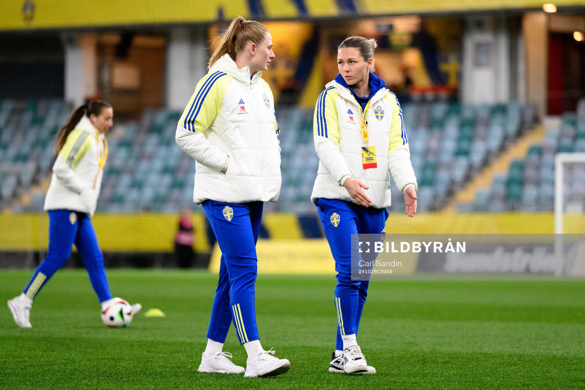 Goalkeeper Tove Enblom and goalkeeper Jennifer Falk of