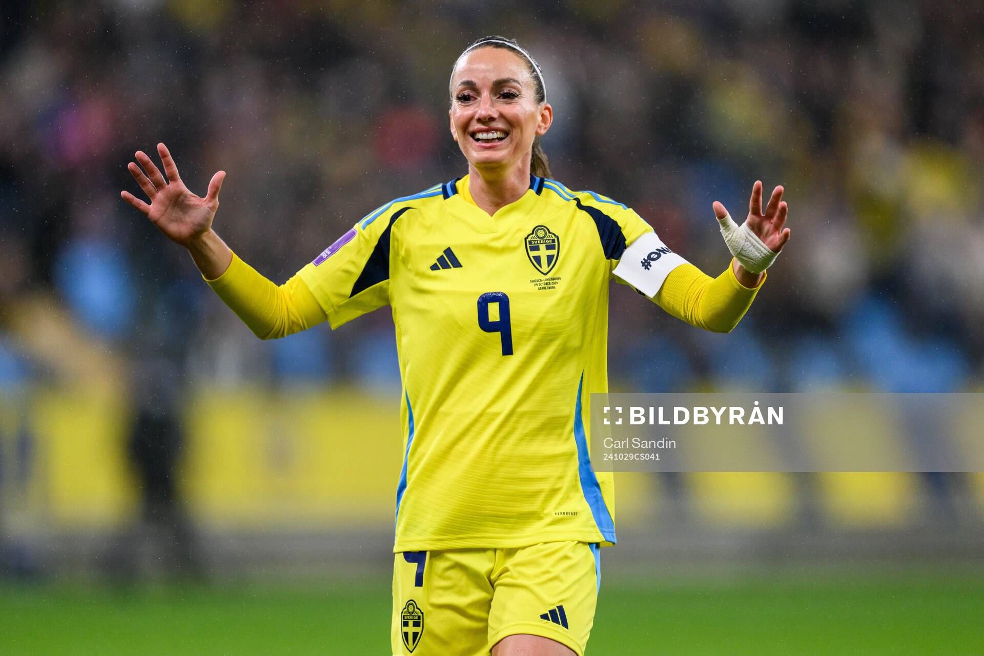 Kosovare Asllani of Sweden celebrates
