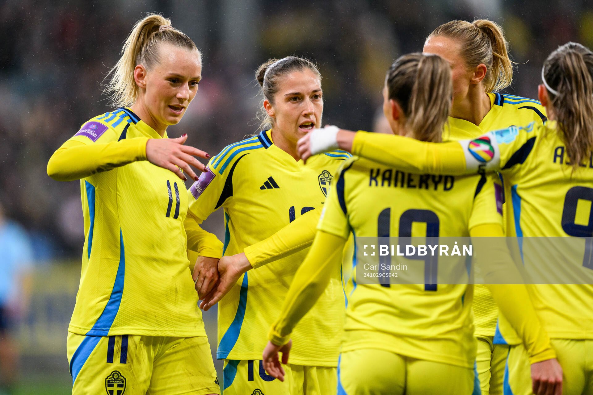 Stina Blackstenius and Filippa Angeldahl of Sweden celebrate