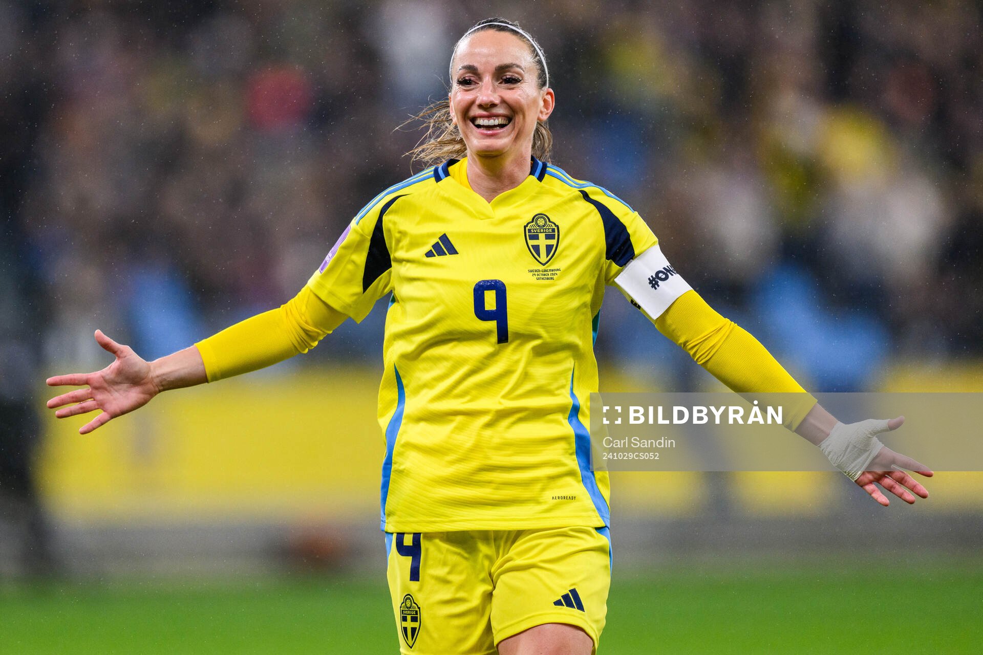 Kosovare Asllani of Sweden celebrates