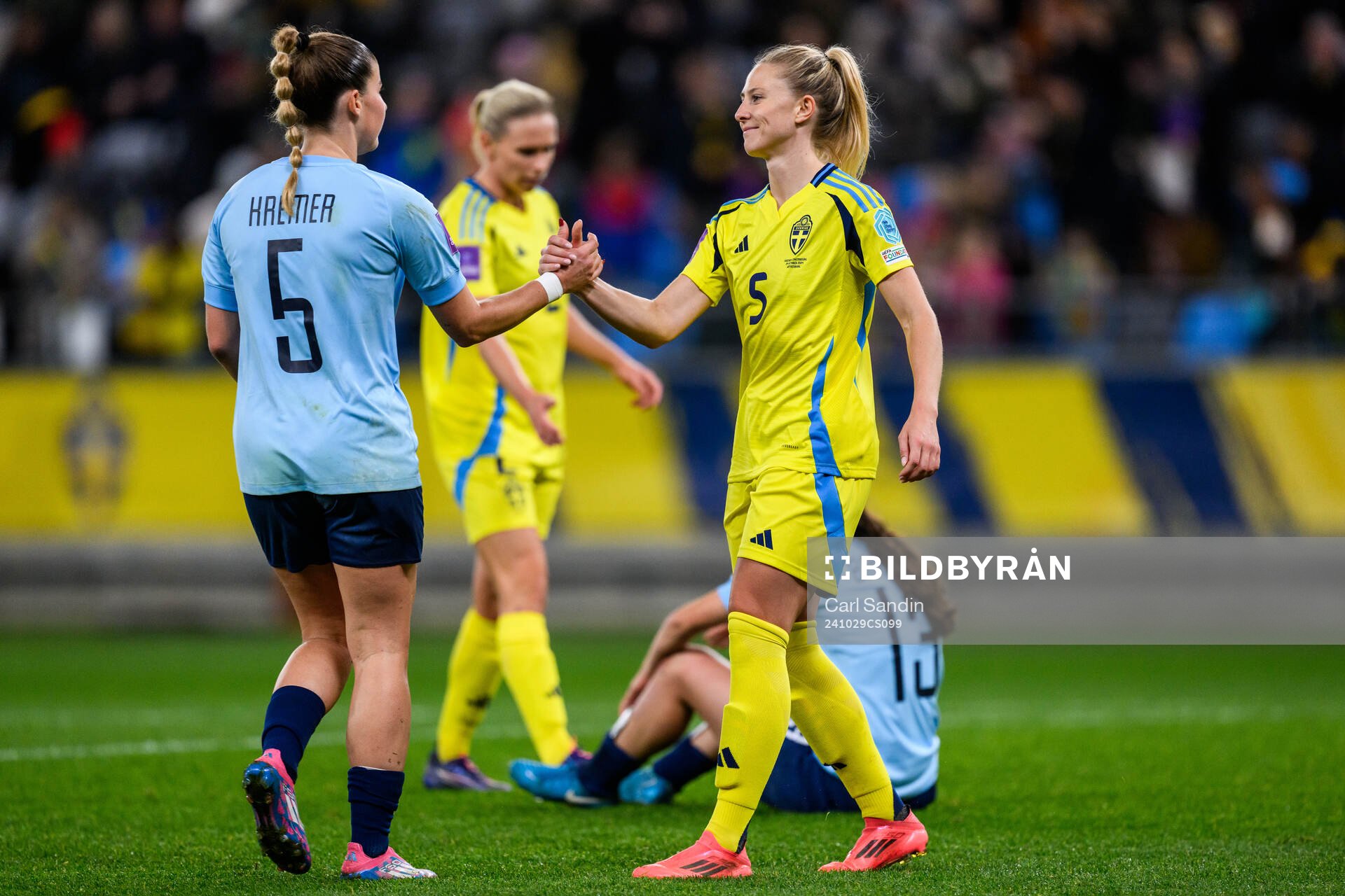 Emma Kremer of Luxembourg and Rebecka Blomqvist of Sweden