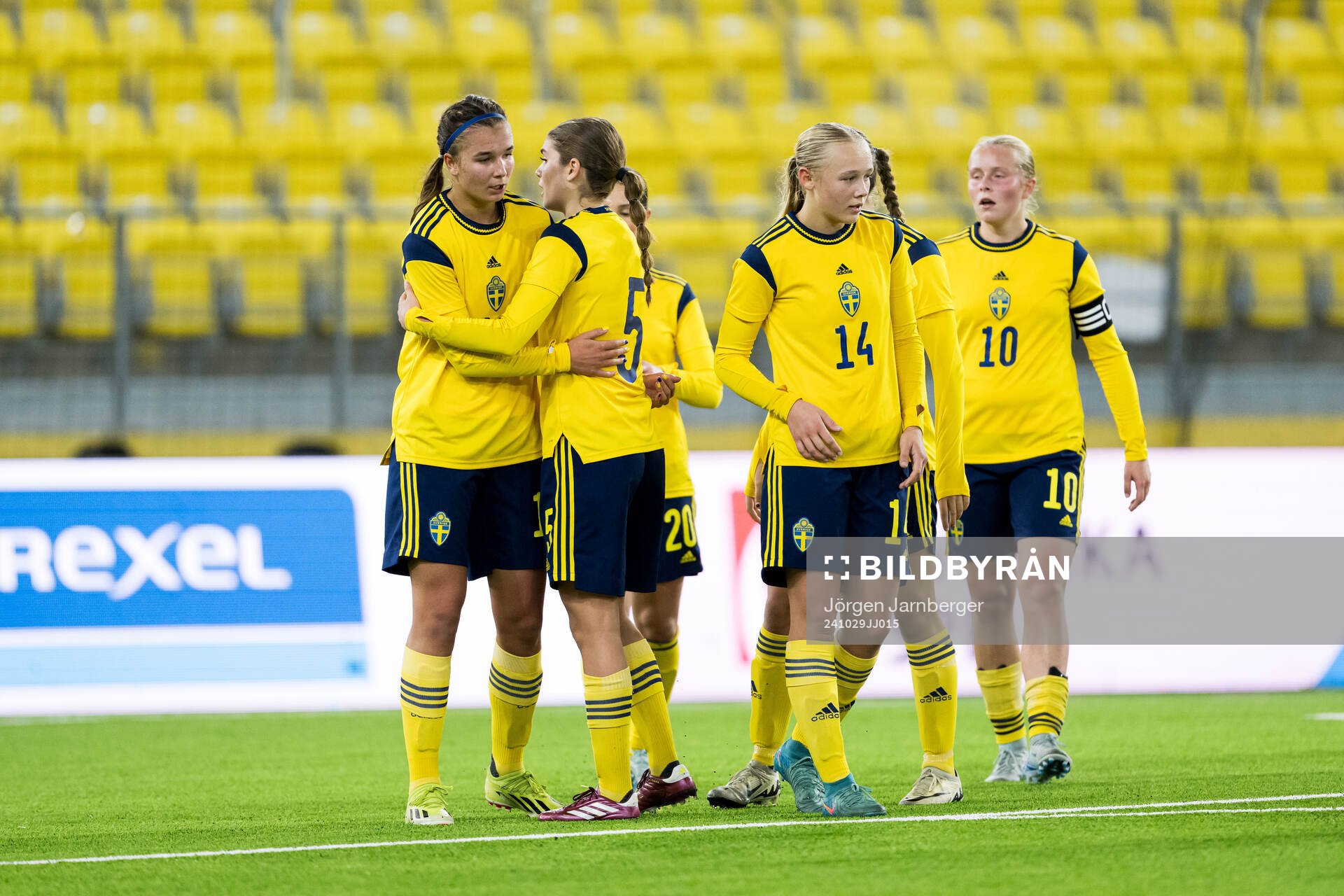 Thelma Person Welin of Sweden celebrates