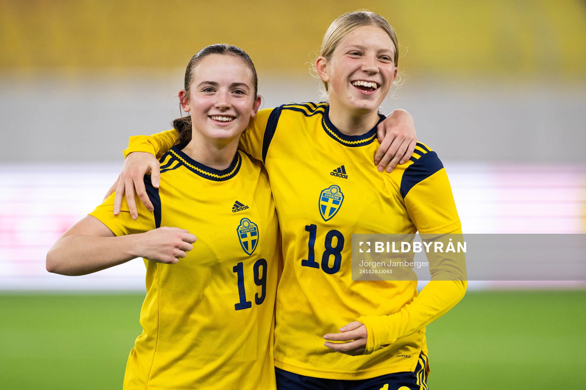 Ebba Hedman and Thea Carlsson of Sweden celebrate