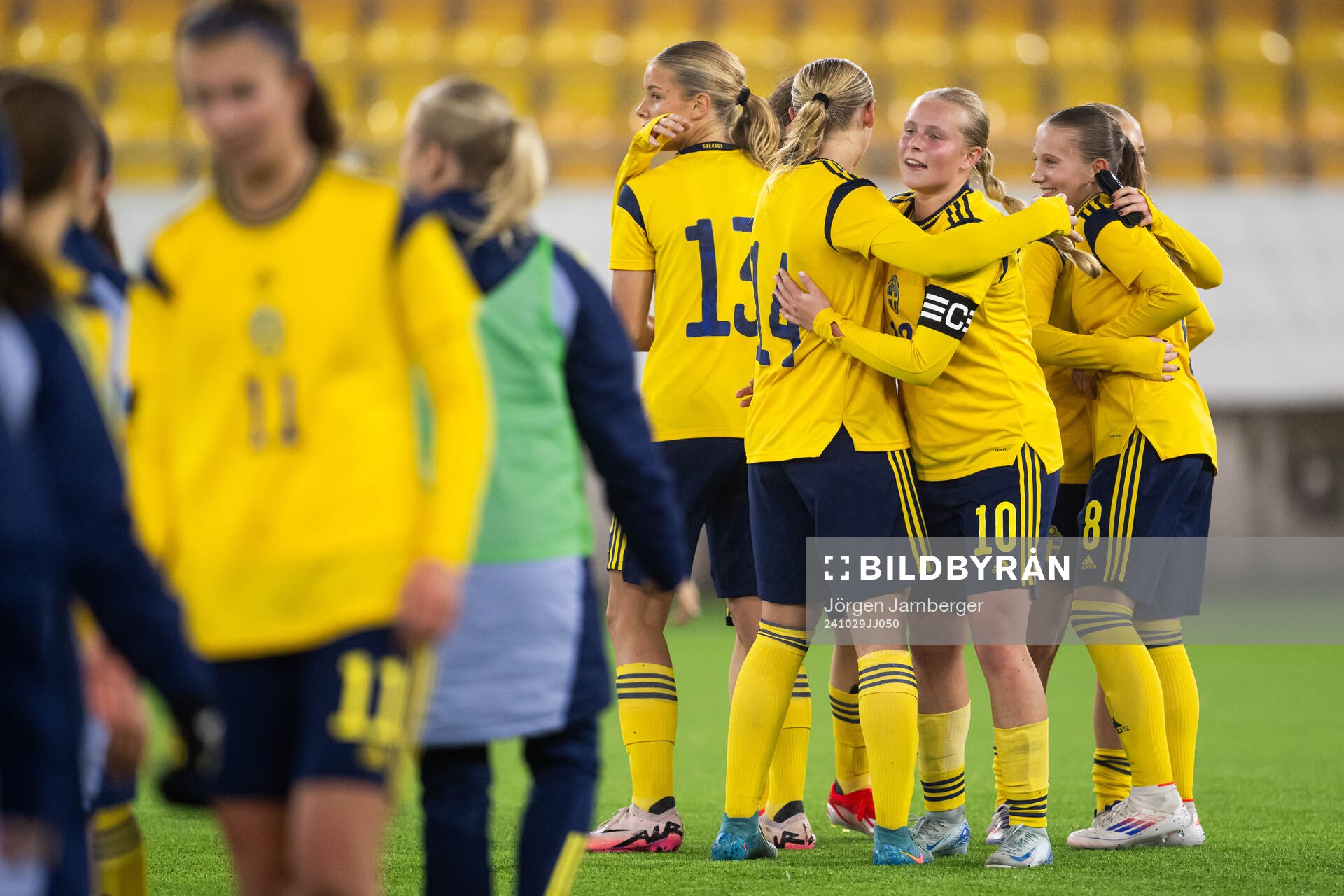 Nova Selin of Sweden celebrates