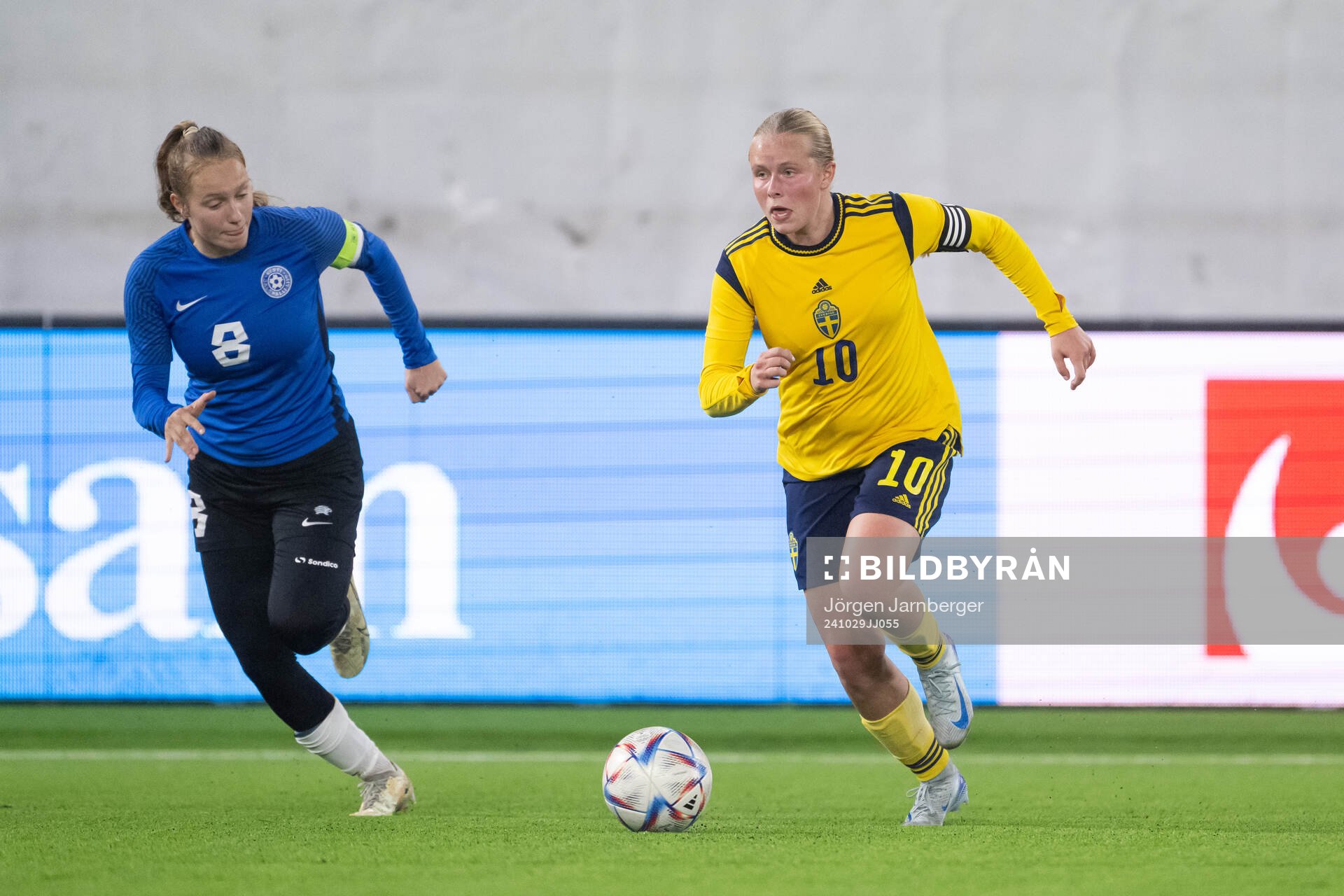 Loviise Männiste of Estonia and Nova Selin of Sweden