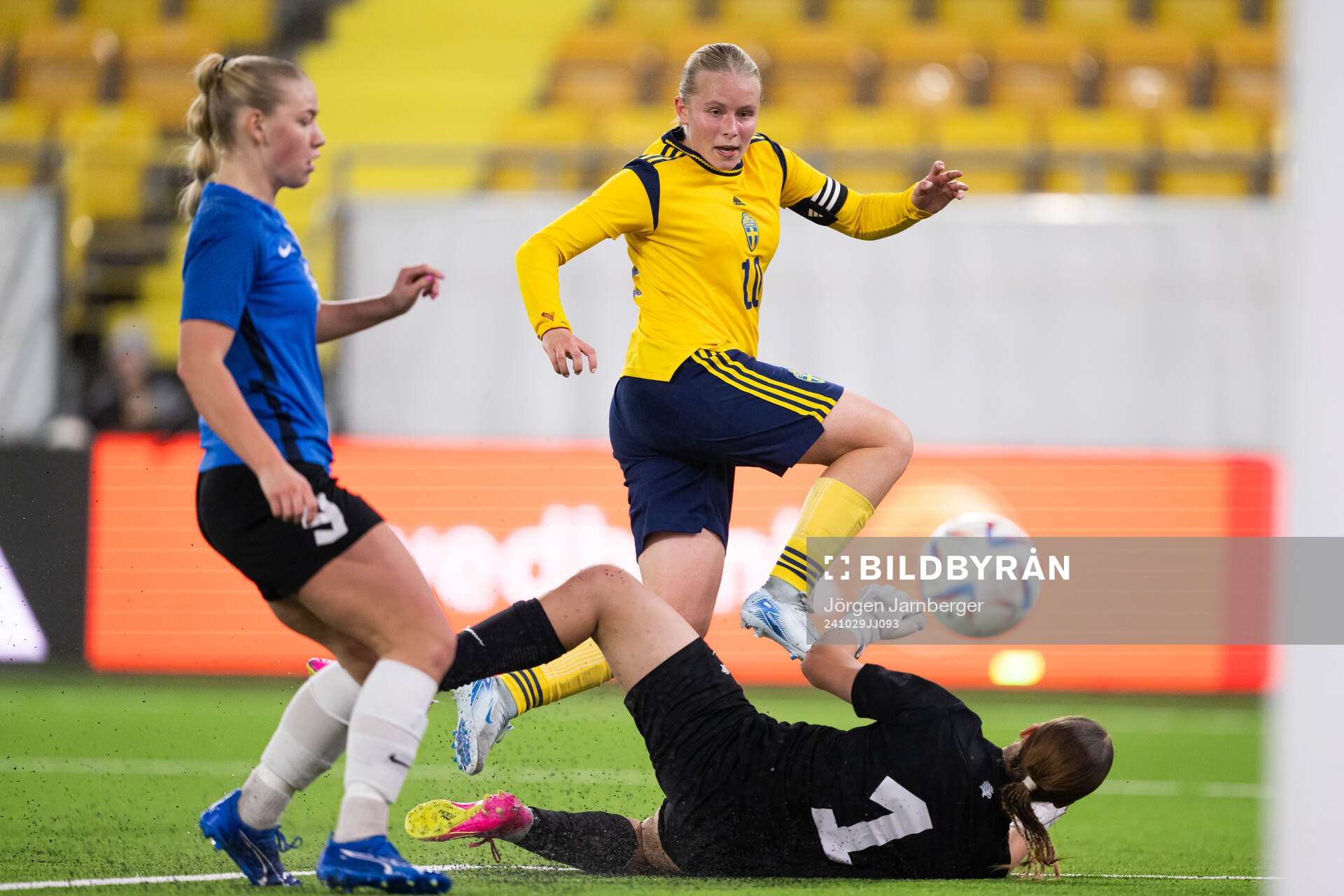 Nova Selin of Sweden score 1-10 during the UEFA Women's Under-17 qualifiers between Estonia and Sweden on October 29, 2024 in Borås. 